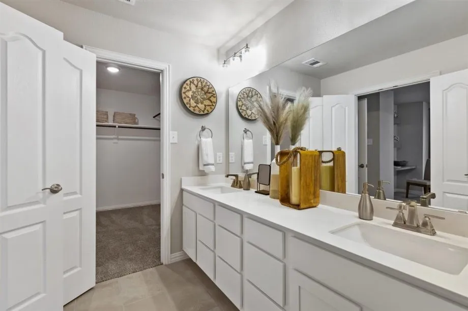 22-1147 MORGAN DRIVE-22