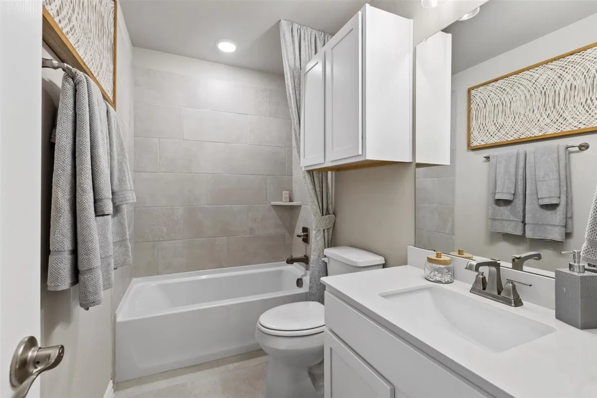 19-1147 MORGAN DRIVE-19