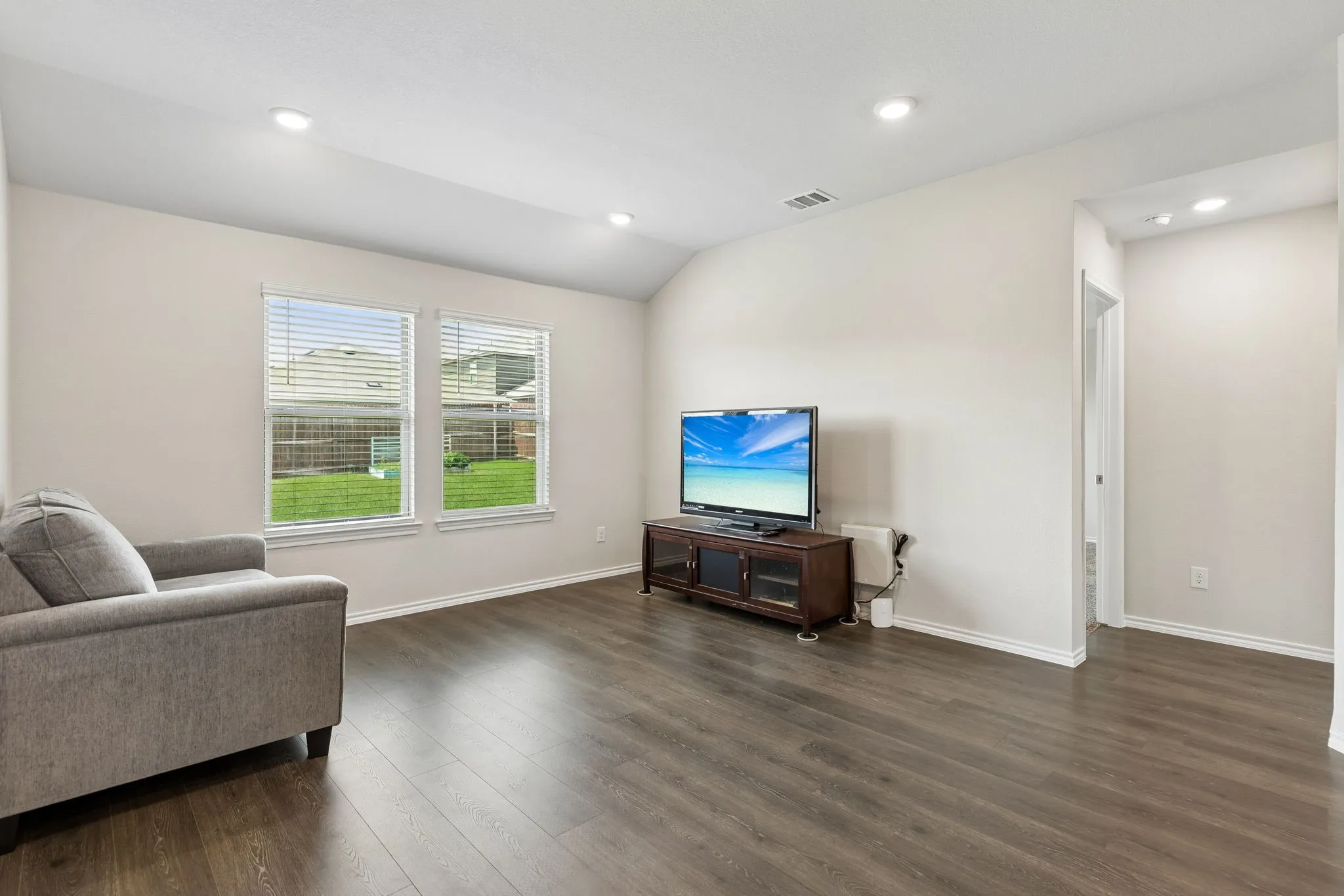 Single Family Residence For Sale in Denton County , 932 Juno Lane, Denton, Texas 76209, 4 Bedroom, 2 Bathroom, 2 Garage spaces, 1,567 Sqft, built in 2021, mls#21272054, Real Estate Agent in Denton, Homes For Sale in Denton county, Homes For Sale in Denton, Realtor in Denton Texas, Real Estate Brokerage Independent Realty Texas, Luminita Cordes Realtor