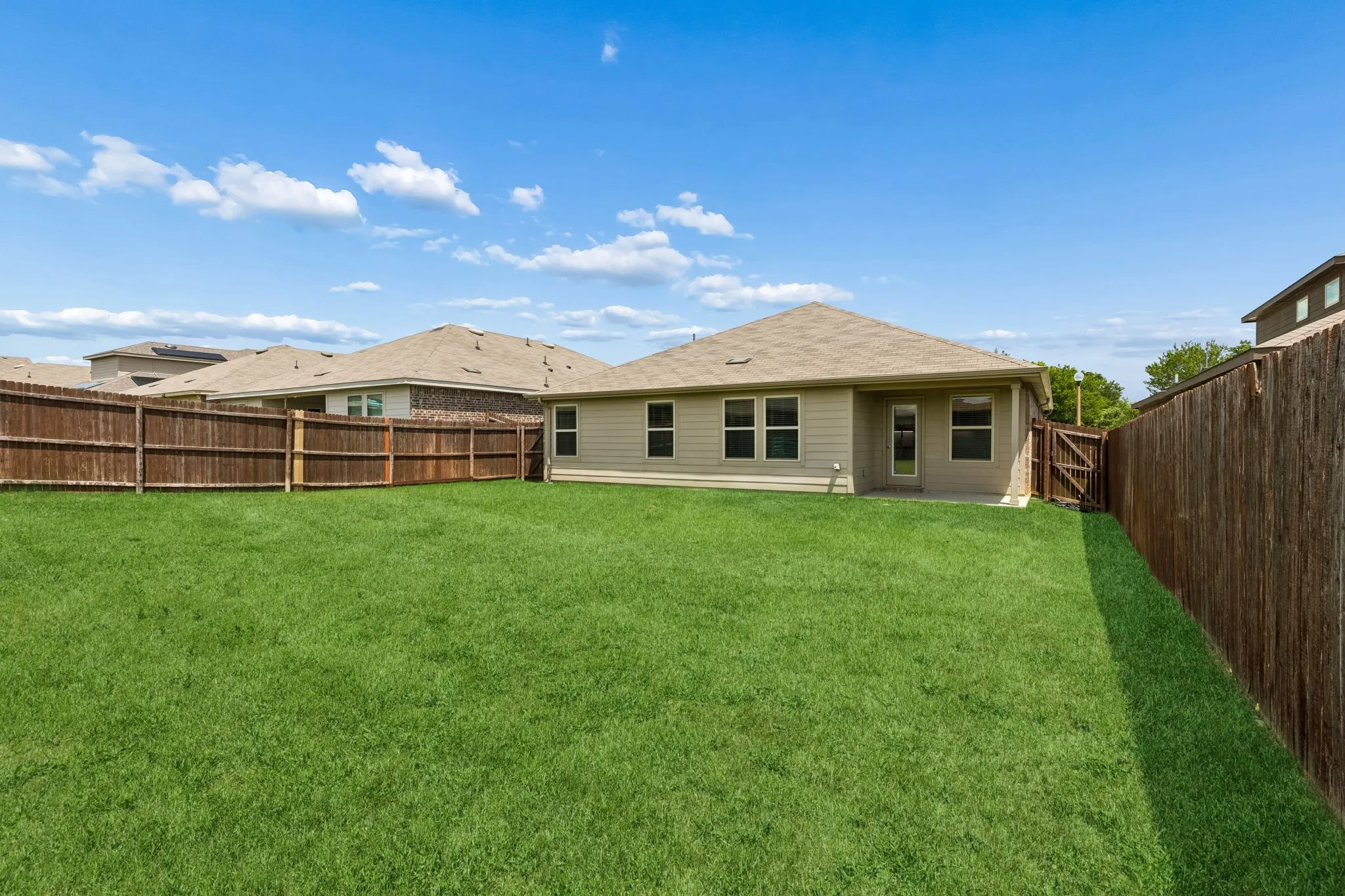 Single Family Residence For Sale in Denton County , 932 Juno Lane, Denton, Texas 76209, 4 Bedroom, 2 Bathroom, 2 Garage spaces, 1,567 Sqft, built in 2021, mls#21272054, Real Estate Agent in Denton, Homes For Sale in Denton county, Homes For Sale in Denton, Realtor in Denton Texas, Real Estate Brokerage Independent Realty Texas, Luminita Cordes Realtor