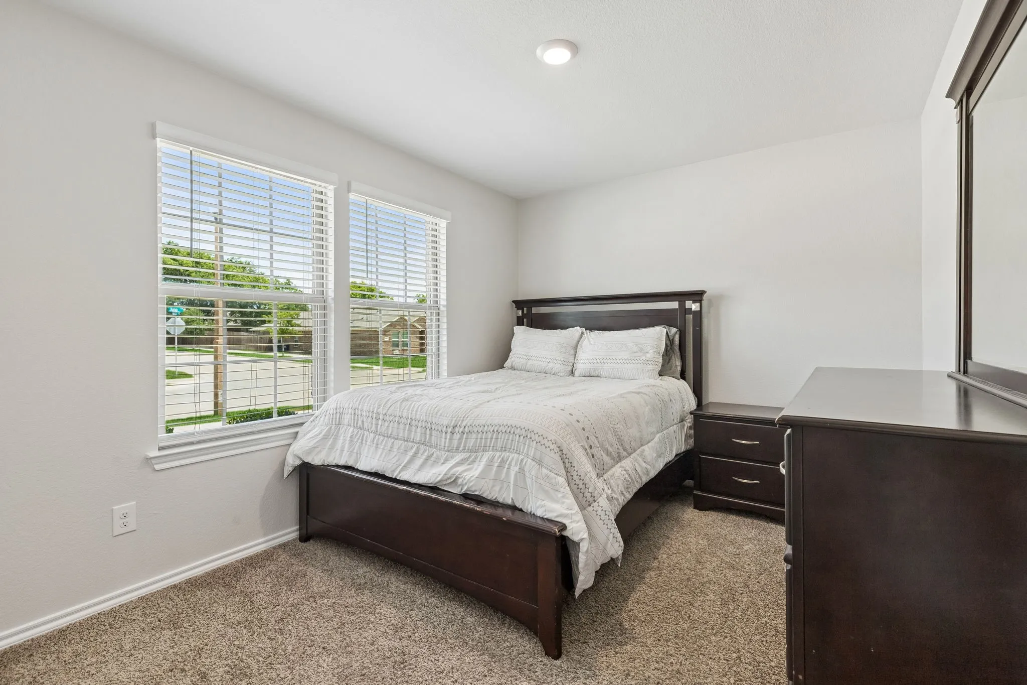 Single Family Residence For Sale in Denton County , 932 Juno Lane, Denton, Texas 76209, 4 Bedroom, 2 Bathroom, 2 Garage spaces, 1,567 Sqft, built in 2021, mls#21272054, Real Estate Agent in Denton, Homes For Sale in Denton county, Homes For Sale in Denton, Realtor in Denton Texas, Real Estate Brokerage Independent Realty Texas, Luminita Cordes Realtor