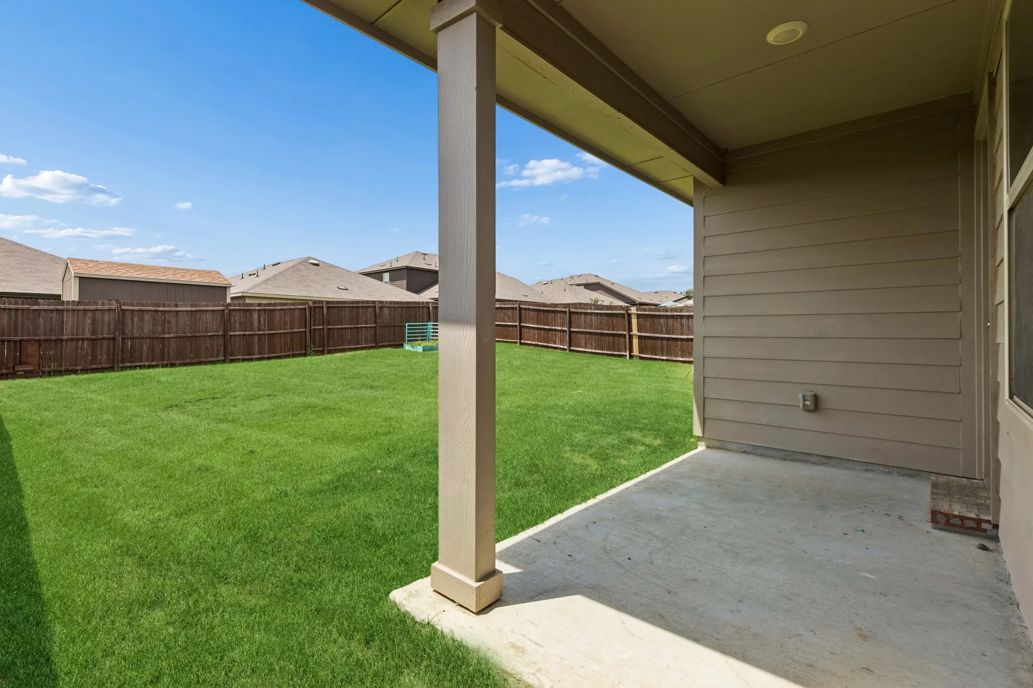 Single Family Residence For Sale in Denton County , 932 Juno Lane, Denton, Texas 76209, 4 Bedroom, 2 Bathroom, 2 Garage spaces, 1,567 Sqft, built in 2021, mls#21272054, Real Estate Agent in Denton, Homes For Sale in Denton county, Homes For Sale in Denton, Realtor in Denton Texas, Real Estate Brokerage Independent Realty Texas, Luminita Cordes Realtor