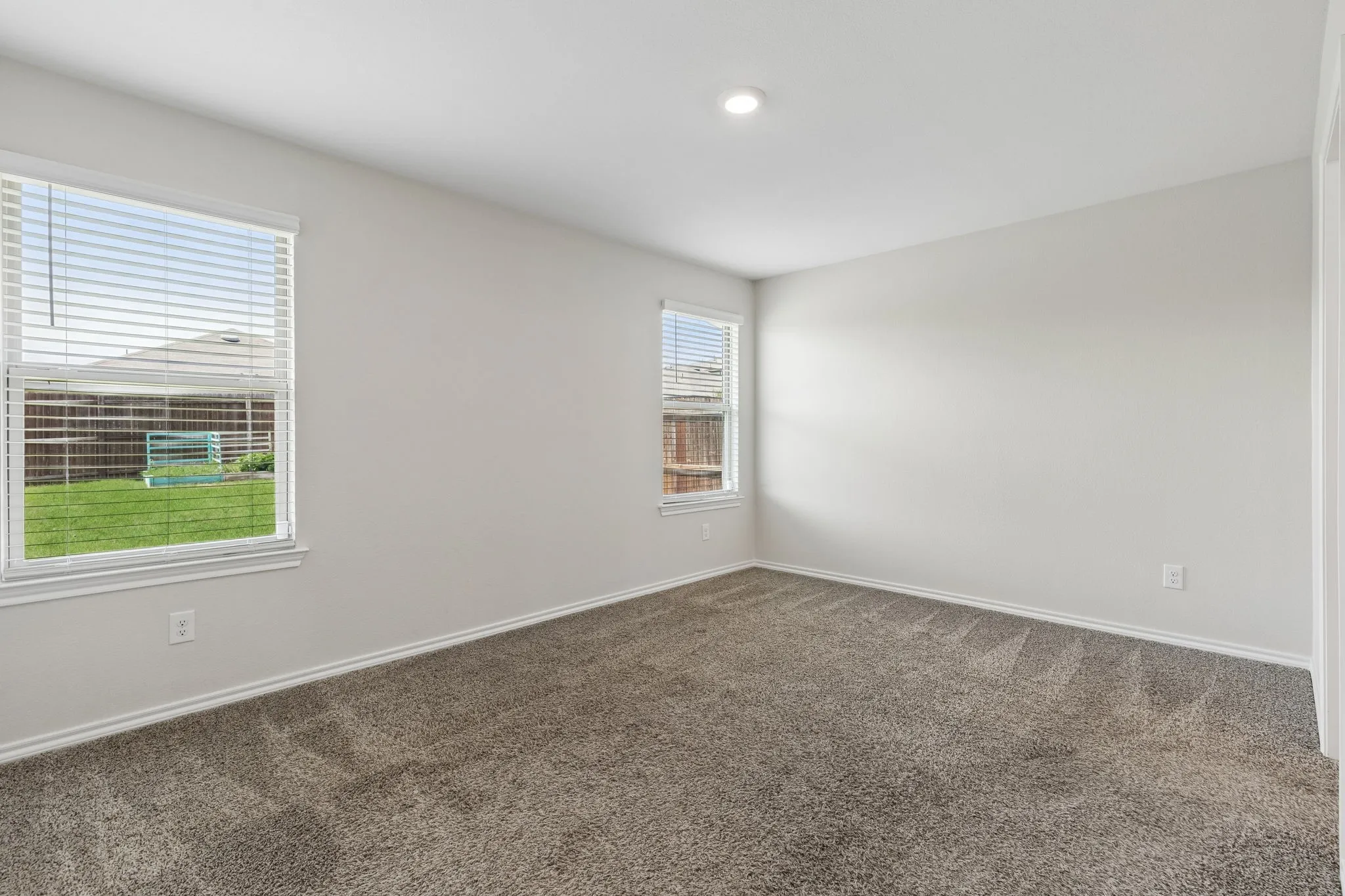 Single Family Residence For Sale in Denton County , 932 Juno Lane, Denton, Texas 76209, 4 Bedroom, 2 Bathroom, 2 Garage spaces, 1,567 Sqft, built in 2021, mls#21272054, Real Estate Agent in Denton, Homes For Sale in Denton county, Homes For Sale in Denton, Realtor in Denton Texas, Real Estate Brokerage Independent Realty Texas, Luminita Cordes Realtor
