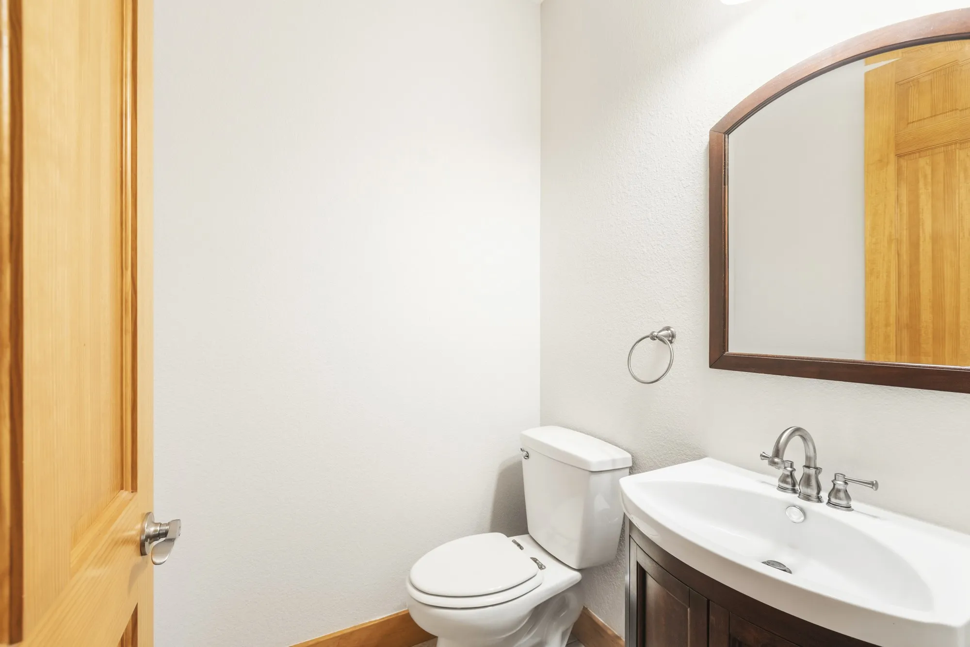 Single Family Residence For Sale in Hunt County , 6373 Hidden Oaks Drive, Quinlan, Texas 75474, 3 Bedroom, 3 Bathroom, 2 Garage spaces, 2,673 Sqft, built in 2011, mls#21271922, Real Estate Agent in Quinlan, Homes For Sale in Hunt county, Homes For Sale in Quinlan, Realtor in Quinlan Texas, Real Estate Brokerage Independent Realty Texas, Luminita Cordes Realtor