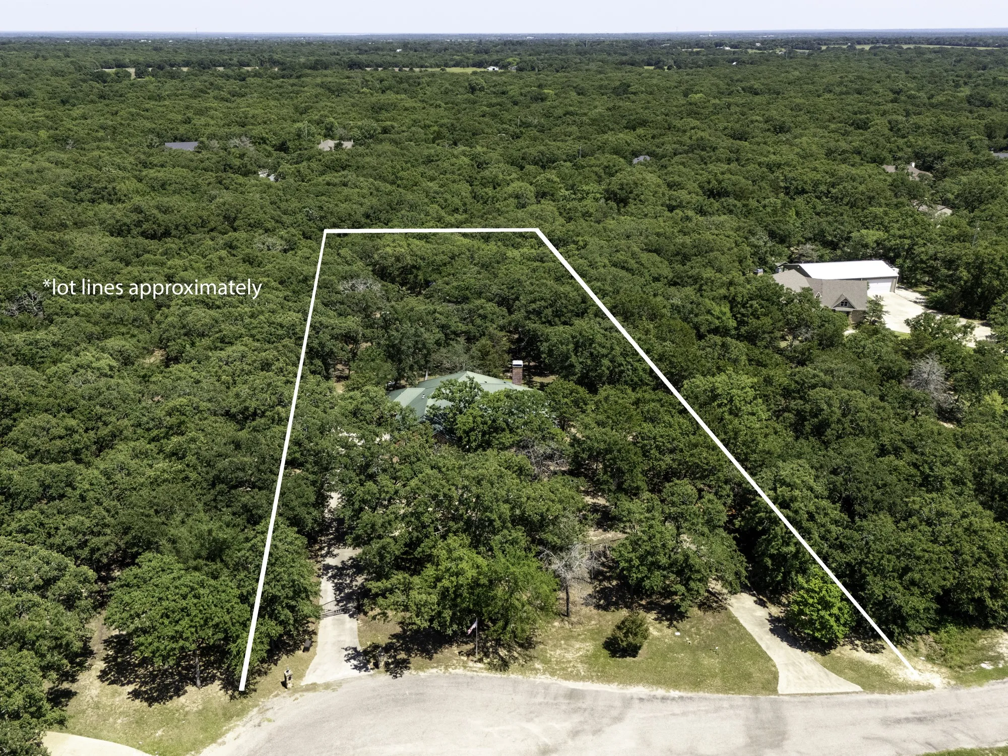 Single Family Residence For Sale in Hunt County , 6373 Hidden Oaks Drive, Quinlan, Texas 75474, 3 Bedroom, 3 Bathroom, 2 Garage spaces, 2,673 Sqft, built in 2011, mls#21271922, Real Estate Agent in Quinlan, Homes For Sale in Hunt county, Homes For Sale in Quinlan, Realtor in Quinlan Texas, Real Estate Brokerage Independent Realty Texas, Luminita Cordes Realtor