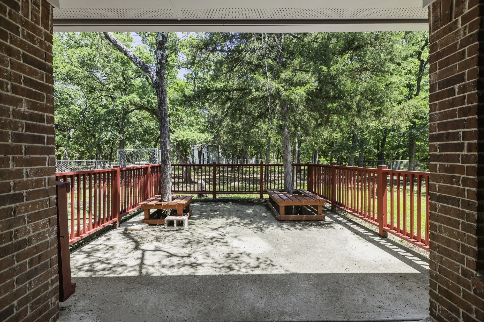 Single Family Residence For Sale in Hunt County , 6373 Hidden Oaks Drive, Quinlan, Texas 75474, 3 Bedroom, 3 Bathroom, 2 Garage spaces, 2,673 Sqft, built in 2011, mls#21271922, Real Estate Agent in Quinlan, Homes For Sale in Hunt county, Homes For Sale in Quinlan, Realtor in Quinlan Texas, Real Estate Brokerage Independent Realty Texas, Luminita Cordes Realtor
