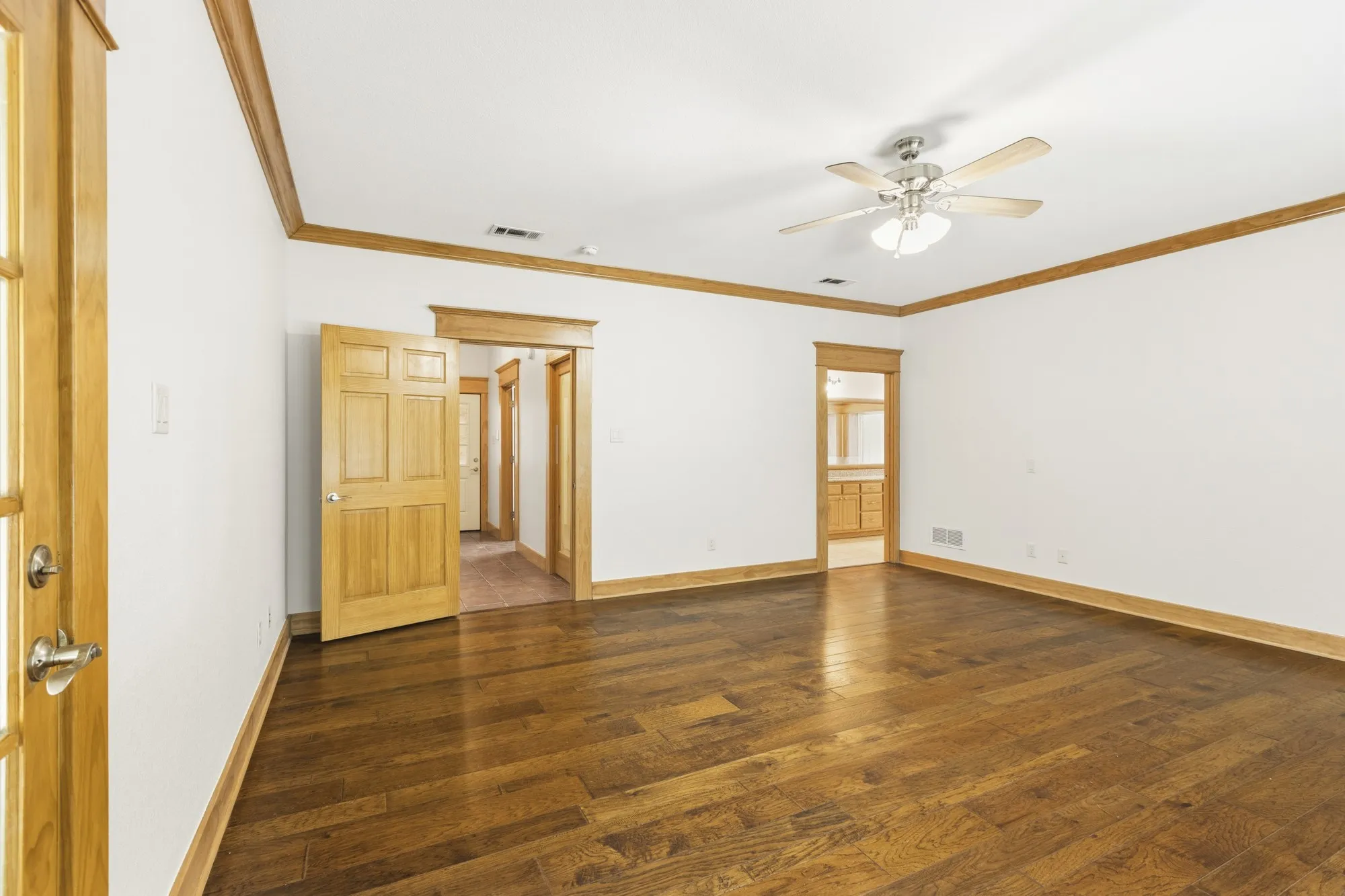 Single Family Residence For Sale in Hunt County , 6373 Hidden Oaks Drive, Quinlan, Texas 75474, 3 Bedroom, 3 Bathroom, 2 Garage spaces, 2,673 Sqft, built in 2011, mls#21271922, Real Estate Agent in Quinlan, Homes For Sale in Hunt county, Homes For Sale in Quinlan, Realtor in Quinlan Texas, Real Estate Brokerage Independent Realty Texas, Luminita Cordes Realtor