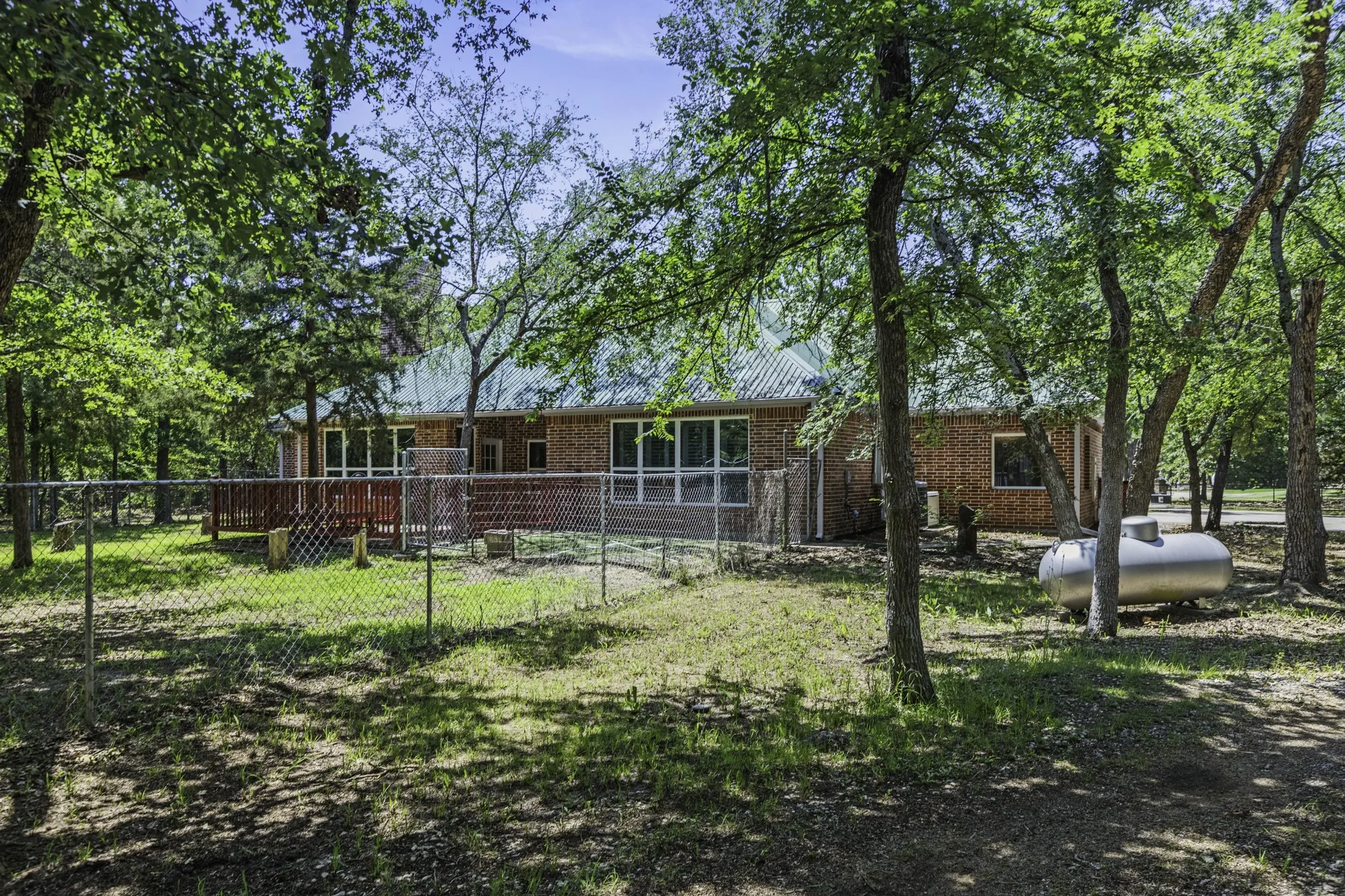 Single Family Residence For Sale in Hunt County , 6373 Hidden Oaks Drive, Quinlan, Texas 75474, 3 Bedroom, 3 Bathroom, 2 Garage spaces, 2,673 Sqft, built in 2011, mls#21271922, Real Estate Agent in Quinlan, Homes For Sale in Hunt county, Homes For Sale in Quinlan, Realtor in Quinlan Texas, Real Estate Brokerage Independent Realty Texas, Luminita Cordes Realtor