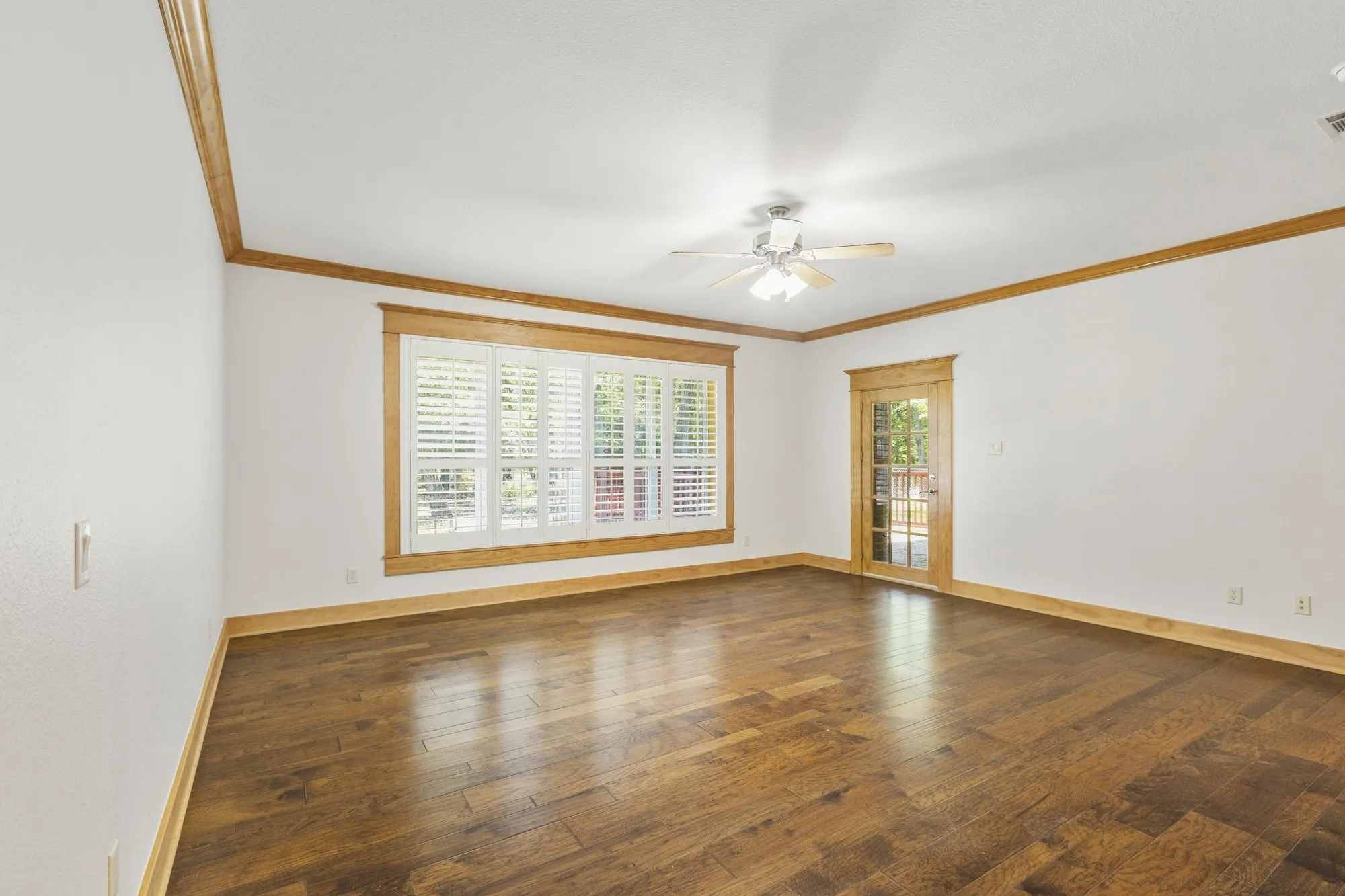 Single Family Residence For Sale in Hunt County , 6373 Hidden Oaks Drive, Quinlan, Texas 75474, 3 Bedroom, 3 Bathroom, 2 Garage spaces, 2,673 Sqft, built in 2011, mls#21271922, Real Estate Agent in Quinlan, Homes For Sale in Hunt county, Homes For Sale in Quinlan, Realtor in Quinlan Texas, Real Estate Brokerage Independent Realty Texas, Luminita Cordes Realtor