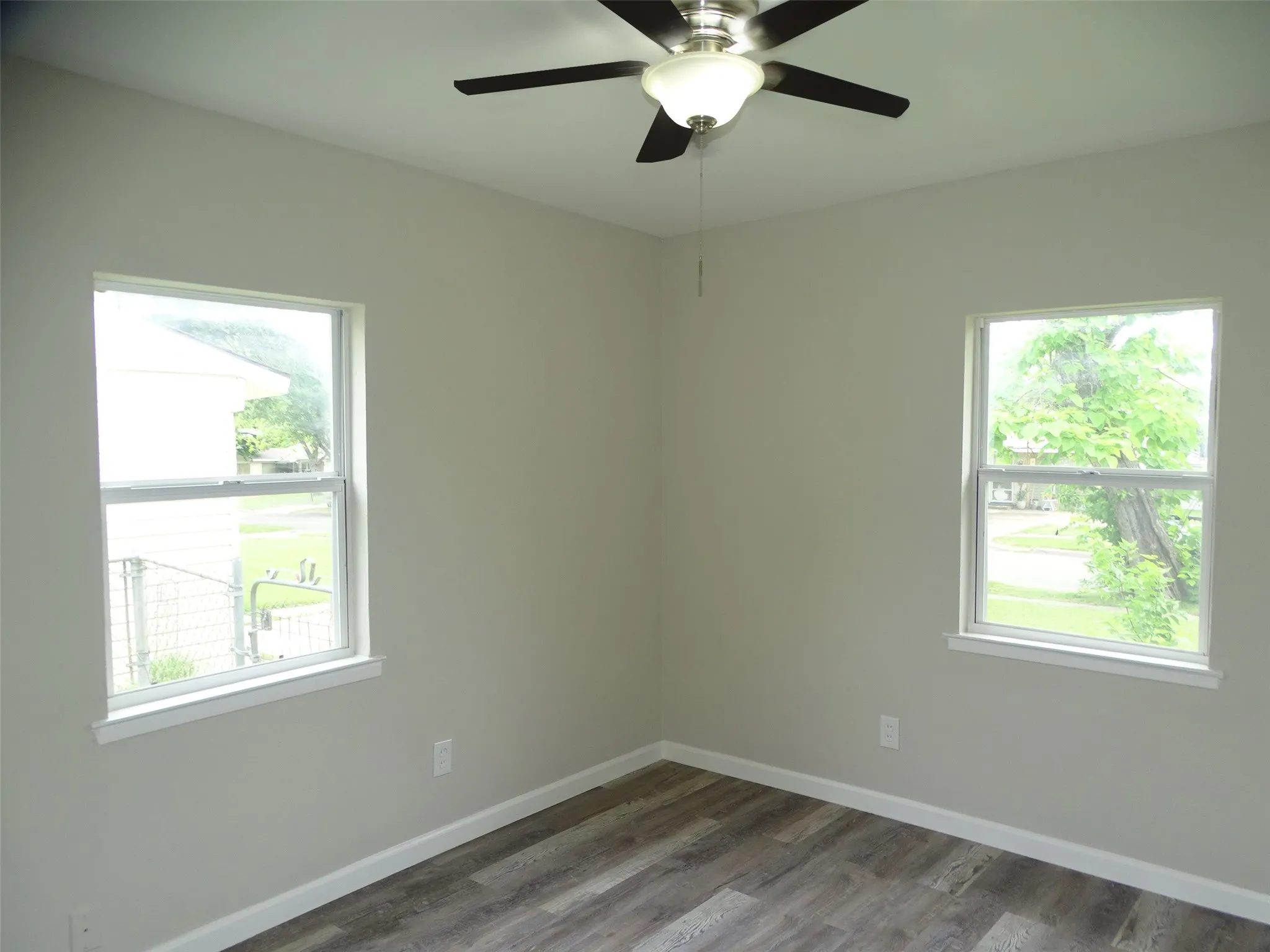 Single Family Residence For Sale in Dallas County , 202 E Cober Drive, Grand Prairie, Texas 75051, 4 Bedroom, 2 Bathroom, 1 Garage spaces, 1,506 Sqft, built in 1959, mls#21271358, Real Estate Agent in Grand Prairie, Homes For Sale in Dallas county, Homes For Sale in Grand Prairie, Realtor in Grand Prairie Texas, Real Estate Brokerage Independent Realty Texas, Luminita Cordes Realtor