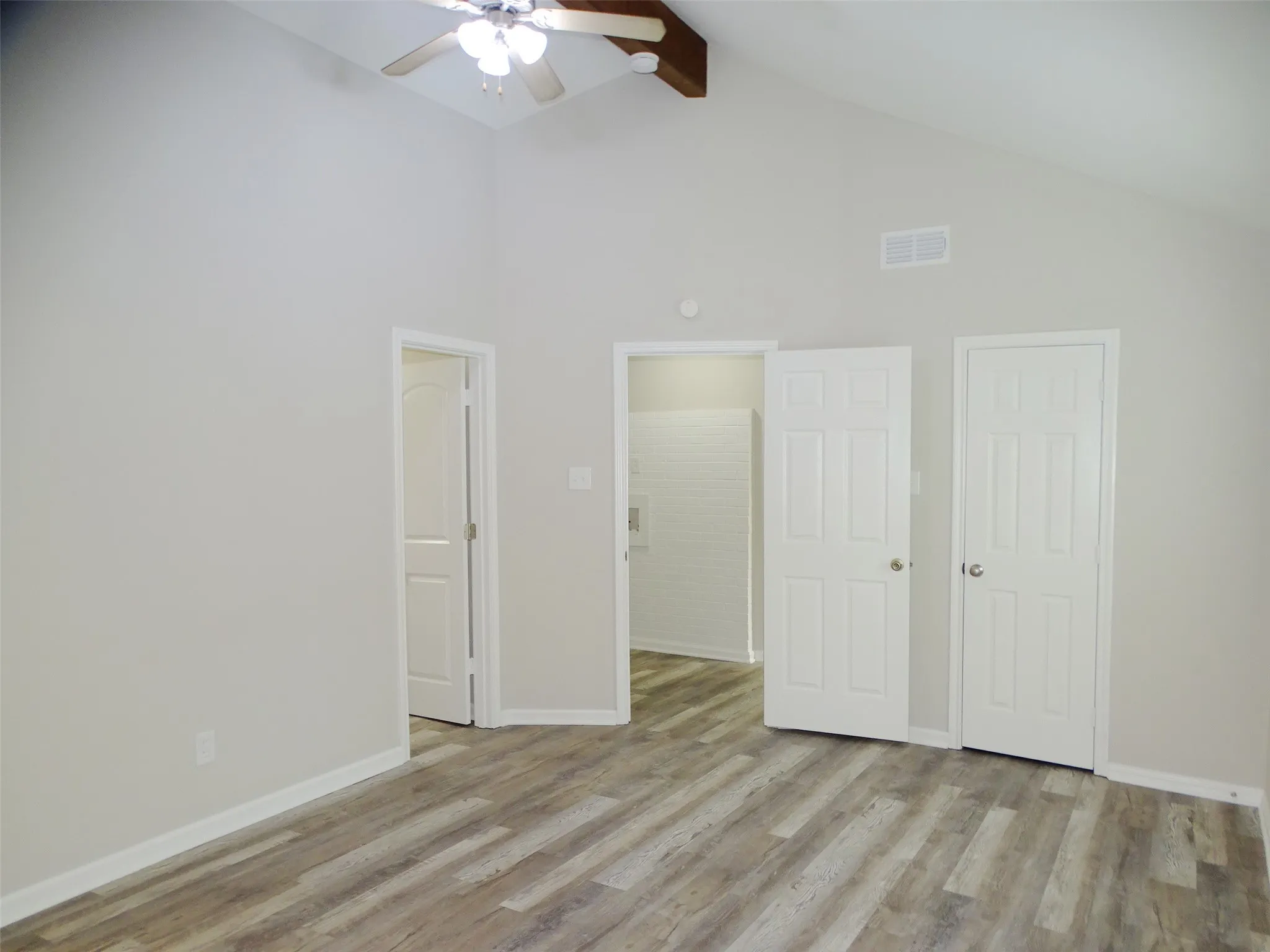 Single Family Residence For Sale in Dallas County , 202 E Cober Drive, Grand Prairie, Texas 75051, 4 Bedroom, 2 Bathroom, 1 Garage spaces, 1,506 Sqft, built in 1959, mls#21271358, Real Estate Agent in Grand Prairie, Homes For Sale in Dallas county, Homes For Sale in Grand Prairie, Realtor in Grand Prairie Texas, Real Estate Brokerage Independent Realty Texas, Luminita Cordes Realtor