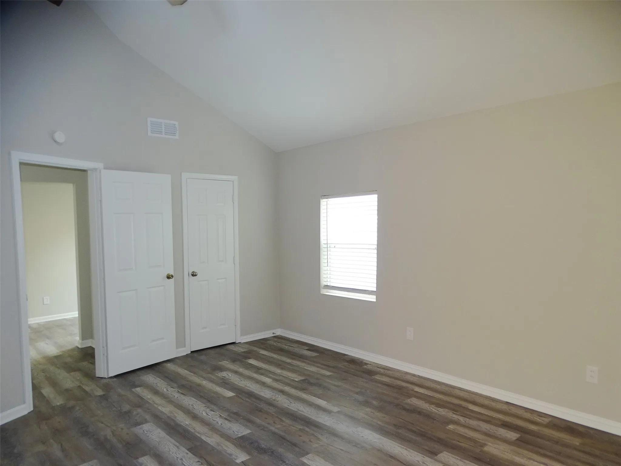 Single Family Residence For Sale in Dallas County , 202 E Cober Drive, Grand Prairie, Texas 75051, 4 Bedroom, 2 Bathroom, 1 Garage spaces, 1,506 Sqft, built in 1959, mls#21271358, Real Estate Agent in Grand Prairie, Homes For Sale in Dallas county, Homes For Sale in Grand Prairie, Realtor in Grand Prairie Texas, Real Estate Brokerage Independent Realty Texas, Luminita Cordes Realtor