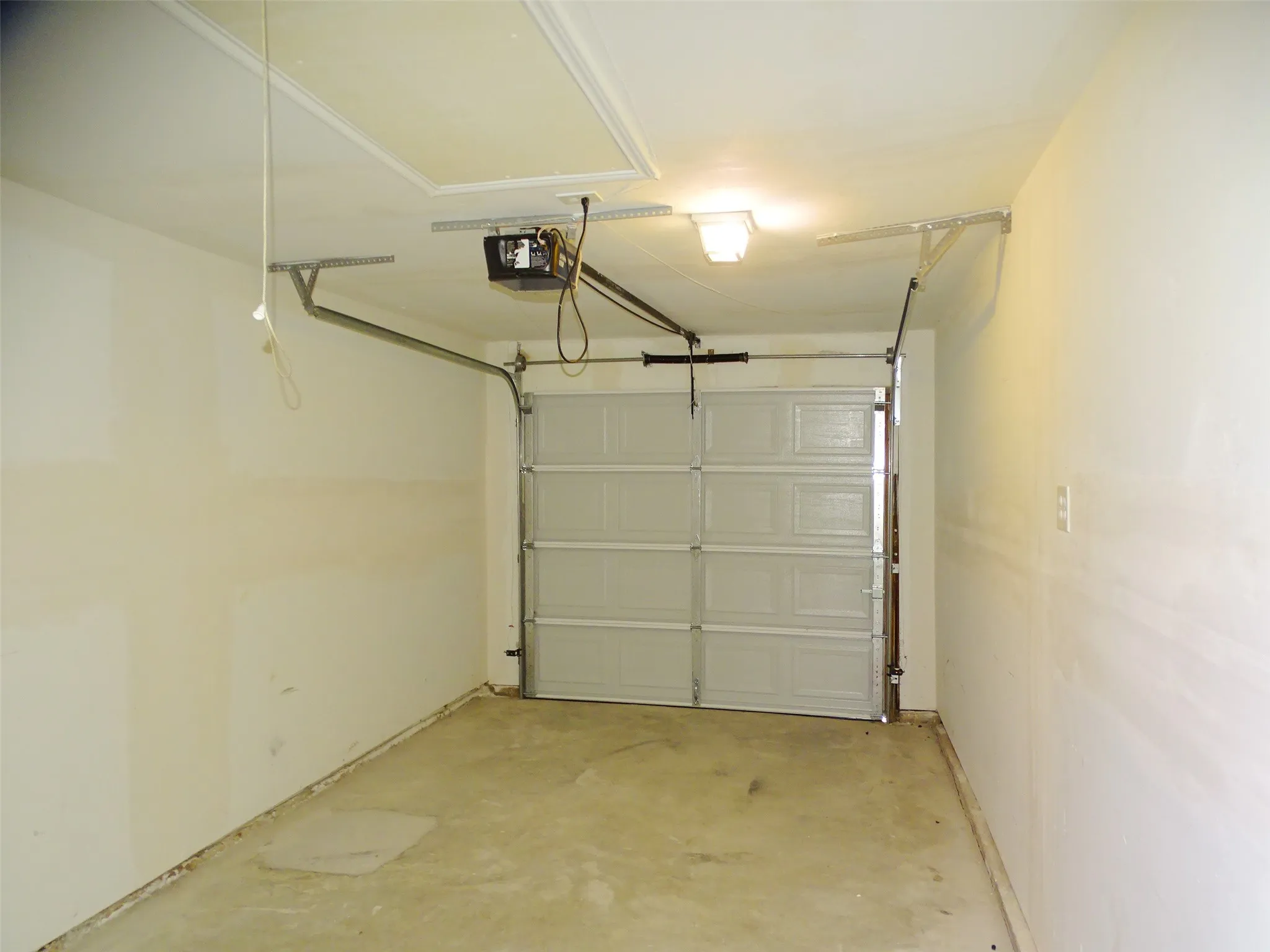 Single Family Residence For Sale in Dallas County , 202 E Cober Drive, Grand Prairie, Texas 75051, 4 Bedroom, 2 Bathroom, 1 Garage spaces, 1,506 Sqft, built in 1959, mls#21271358, Real Estate Agent in Grand Prairie, Homes For Sale in Dallas county, Homes For Sale in Grand Prairie, Realtor in Grand Prairie Texas, Real Estate Brokerage Independent Realty Texas, Luminita Cordes Realtor