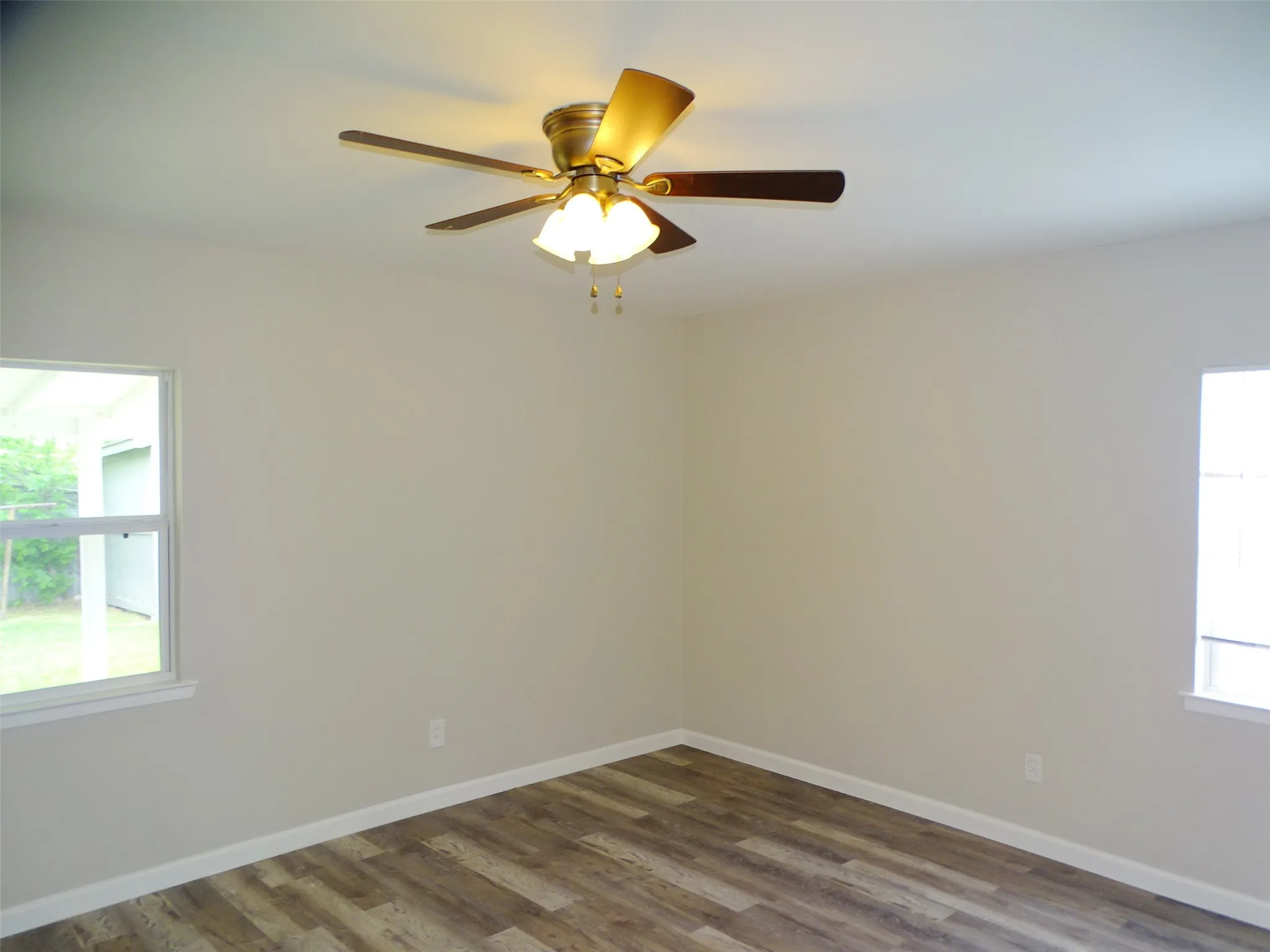 Single Family Residence For Sale in Dallas County , 202 E Cober Drive, Grand Prairie, Texas 75051, 4 Bedroom, 2 Bathroom, 1 Garage spaces, 1,506 Sqft, built in 1959, mls#21271358, Real Estate Agent in Grand Prairie, Homes For Sale in Dallas county, Homes For Sale in Grand Prairie, Realtor in Grand Prairie Texas, Real Estate Brokerage Independent Realty Texas, Luminita Cordes Realtor