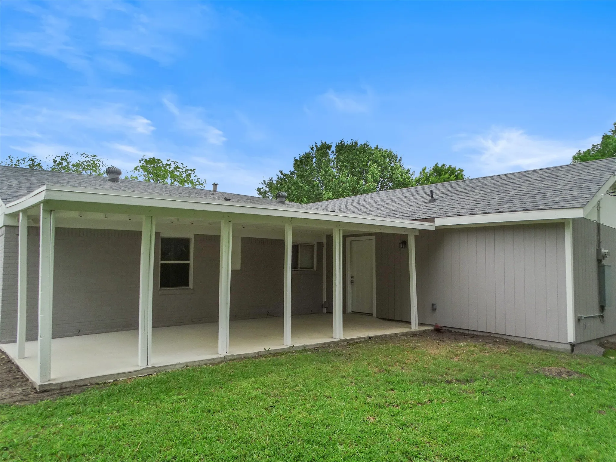 Single Family Residence For Sale in Dallas County , 202 E Cober Drive, Grand Prairie, Texas 75051, 4 Bedroom, 2 Bathroom, 1 Garage spaces, 1,506 Sqft, built in 1959, mls#21271358, Real Estate Agent in Grand Prairie, Homes For Sale in Dallas county, Homes For Sale in Grand Prairie, Realtor in Grand Prairie Texas, Real Estate Brokerage Independent Realty Texas, Luminita Cordes Realtor