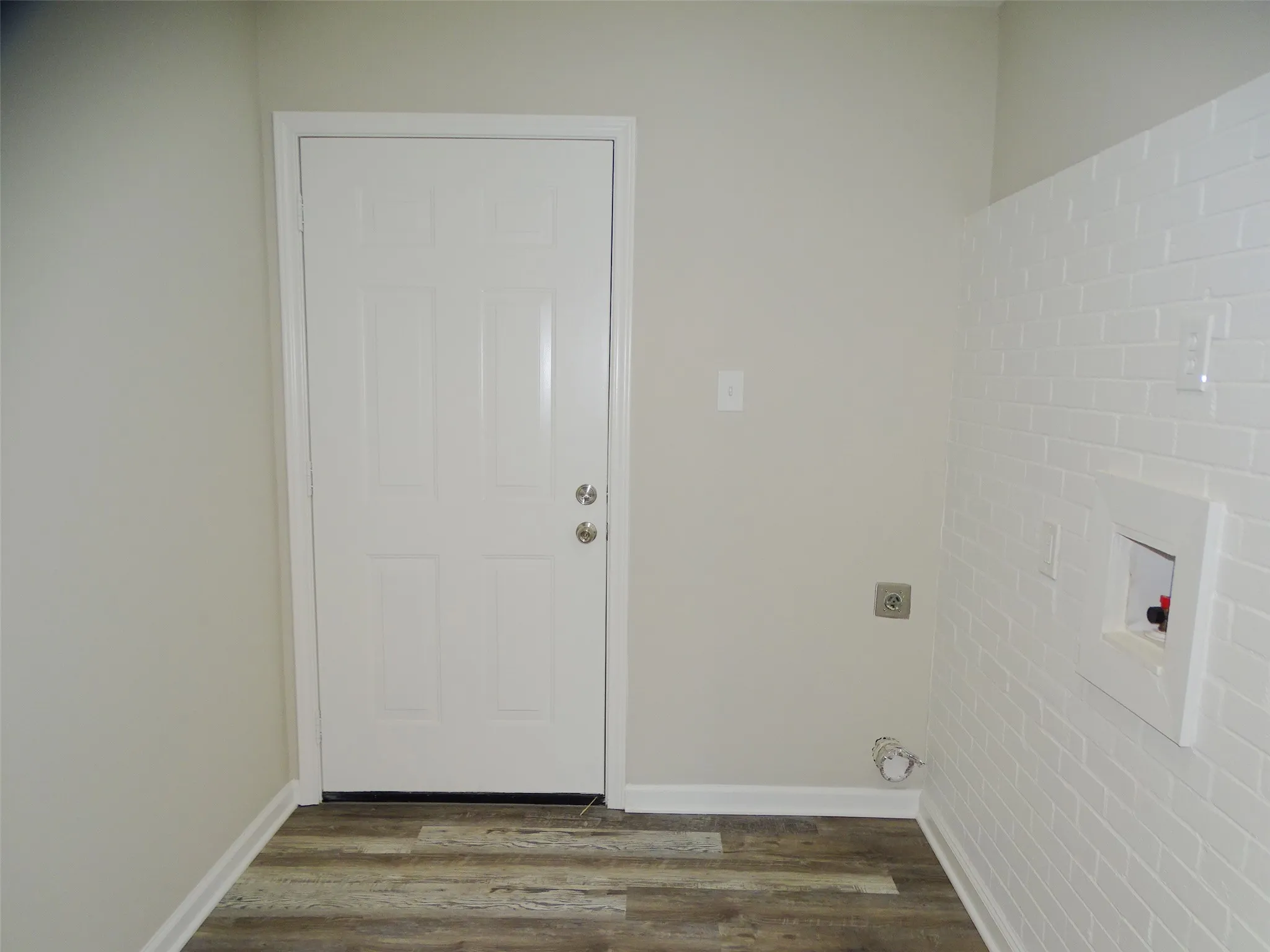 Single Family Residence For Sale in Dallas County , 202 E Cober Drive, Grand Prairie, Texas 75051, 4 Bedroom, 2 Bathroom, 1 Garage spaces, 1,506 Sqft, built in 1959, mls#21271358, Real Estate Agent in Grand Prairie, Homes For Sale in Dallas county, Homes For Sale in Grand Prairie, Realtor in Grand Prairie Texas, Real Estate Brokerage Independent Realty Texas, Luminita Cordes Realtor
