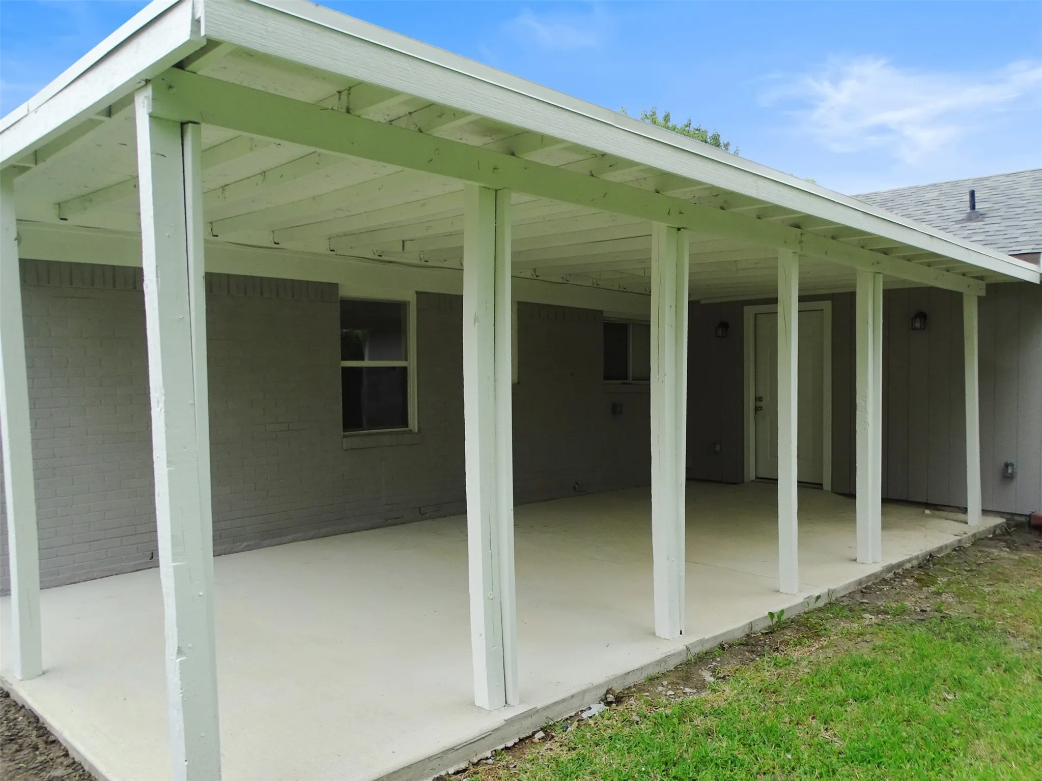 Single Family Residence For Sale in Dallas County , 202 E Cober Drive, Grand Prairie, Texas 75051, 4 Bedroom, 2 Bathroom, 1 Garage spaces, 1,506 Sqft, built in 1959, mls#21271358, Real Estate Agent in Grand Prairie, Homes For Sale in Dallas county, Homes For Sale in Grand Prairie, Realtor in Grand Prairie Texas, Real Estate Brokerage Independent Realty Texas, Luminita Cordes Realtor