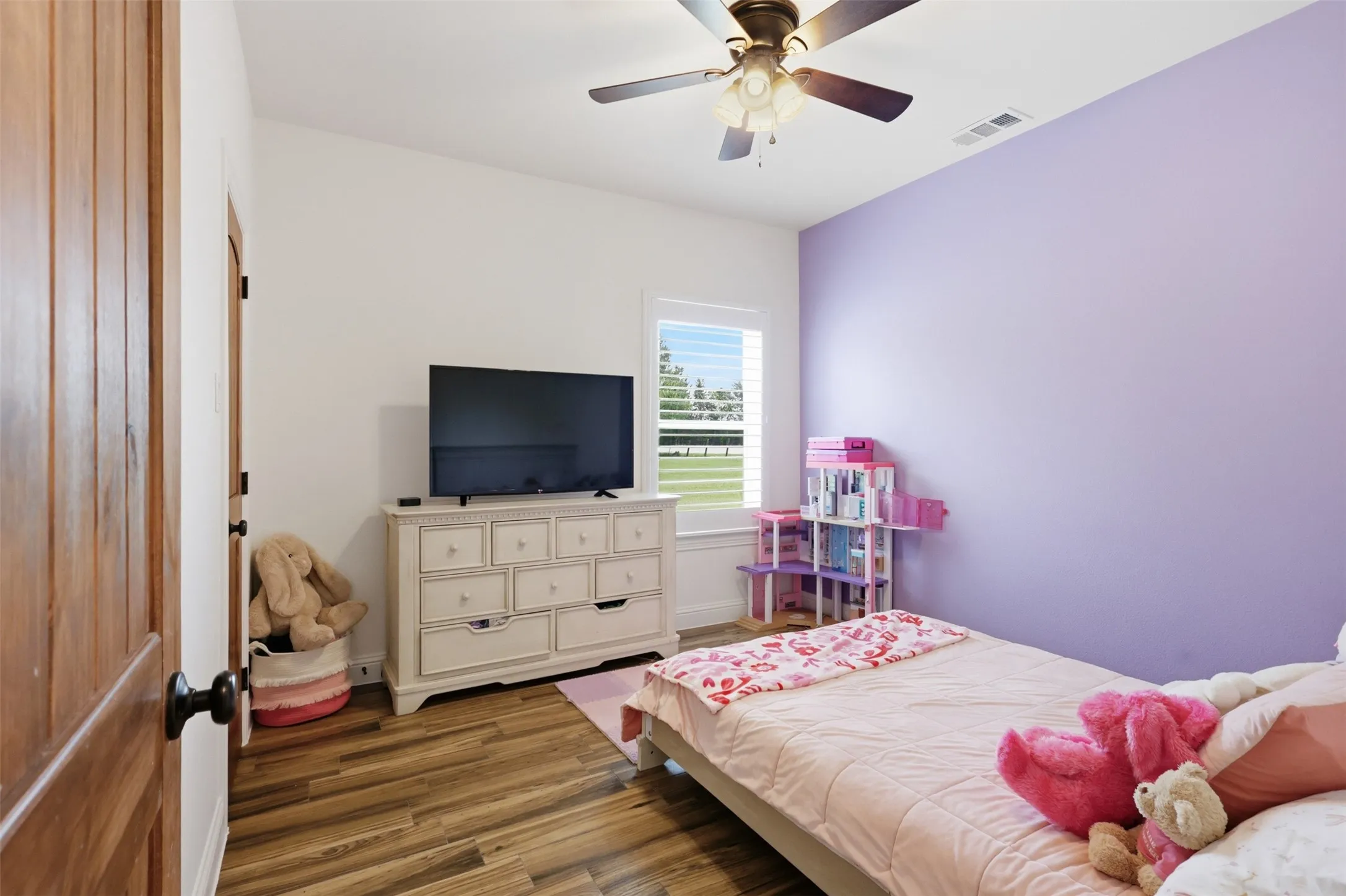 Single Family Residence For Sale in Fannin County , 1501 Business Highway 121, Trenton, Texas 75490, 4 Bedroom, 2 Bathroom, 2 Garage spaces, 1,700 Sqft, built in 2023, mls#21258343, Real Estate Agent in Trenton, Homes For Sale in Fannin county, Homes For Sale in Trenton, Realtor in Trenton Texas, Real Estate Brokerage Independent Realty Texas, Luminita Cordes Realtor