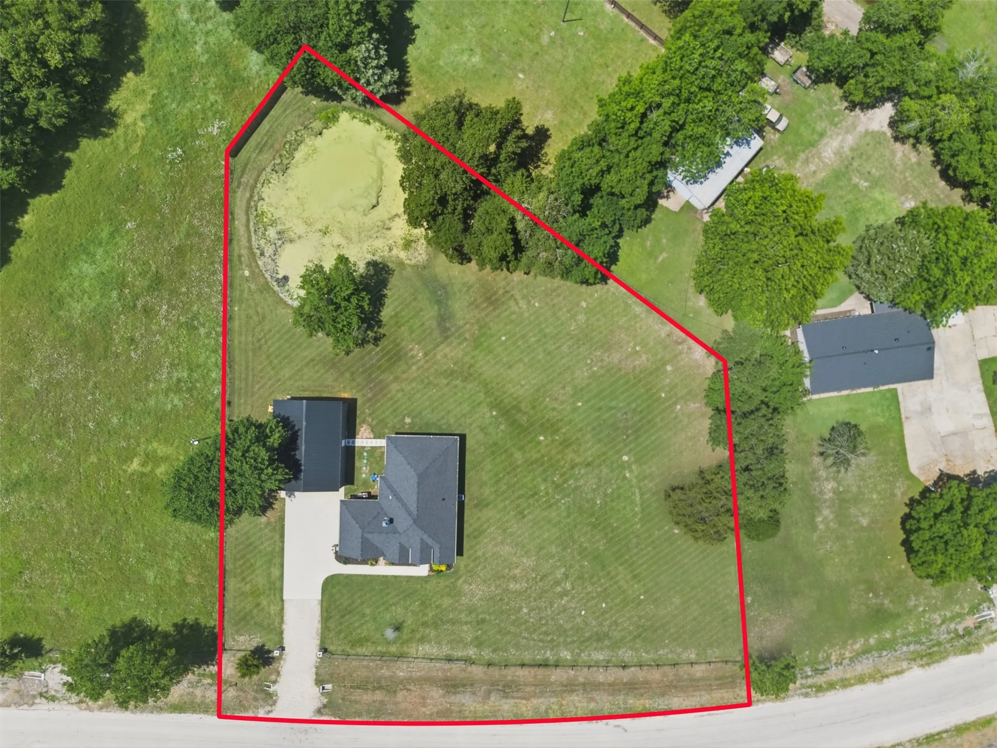 Single Family Residence For Sale in Fannin County , 1501 Business Highway 121, Trenton, Texas 75490, 4 Bedroom, 2 Bathroom, 2 Garage spaces, 1,700 Sqft, built in 2023, mls#21258343, Real Estate Agent in Trenton, Homes For Sale in Fannin county, Homes For Sale in Trenton, Realtor in Trenton Texas, Real Estate Brokerage Independent Realty Texas, Luminita Cordes Realtor