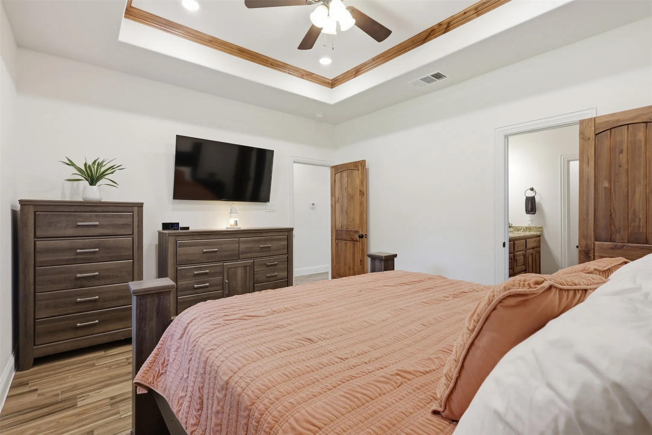 Single Family Residence For Sale in Fannin County , 1501 Business Highway 121, Trenton, Texas 75490, 4 Bedroom, 2 Bathroom, 2 Garage spaces, 1,700 Sqft, built in 2023, mls#21258343, Real Estate Agent in Trenton, Homes For Sale in Fannin county, Homes For Sale in Trenton, Realtor in Trenton Texas, Real Estate Brokerage Independent Realty Texas, Luminita Cordes Realtor