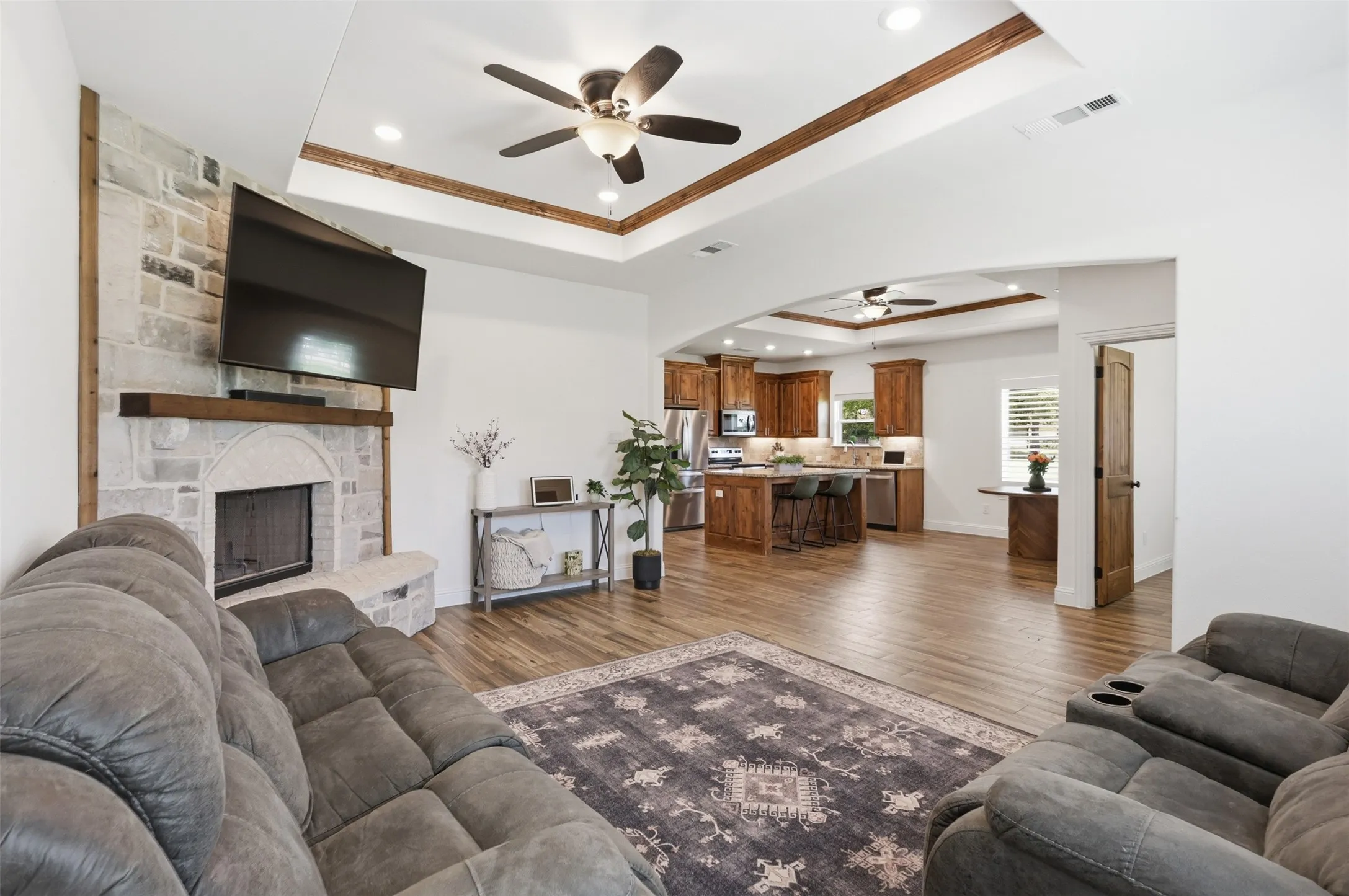 Single Family Residence For Sale in Fannin County , 1501 Business Highway 121, Trenton, Texas 75490, 4 Bedroom, 2 Bathroom, 2 Garage spaces, 1,700 Sqft, built in 2023, mls#21258343, Real Estate Agent in Trenton, Homes For Sale in Fannin county, Homes For Sale in Trenton, Realtor in Trenton Texas, Real Estate Brokerage Independent Realty Texas, Luminita Cordes Realtor