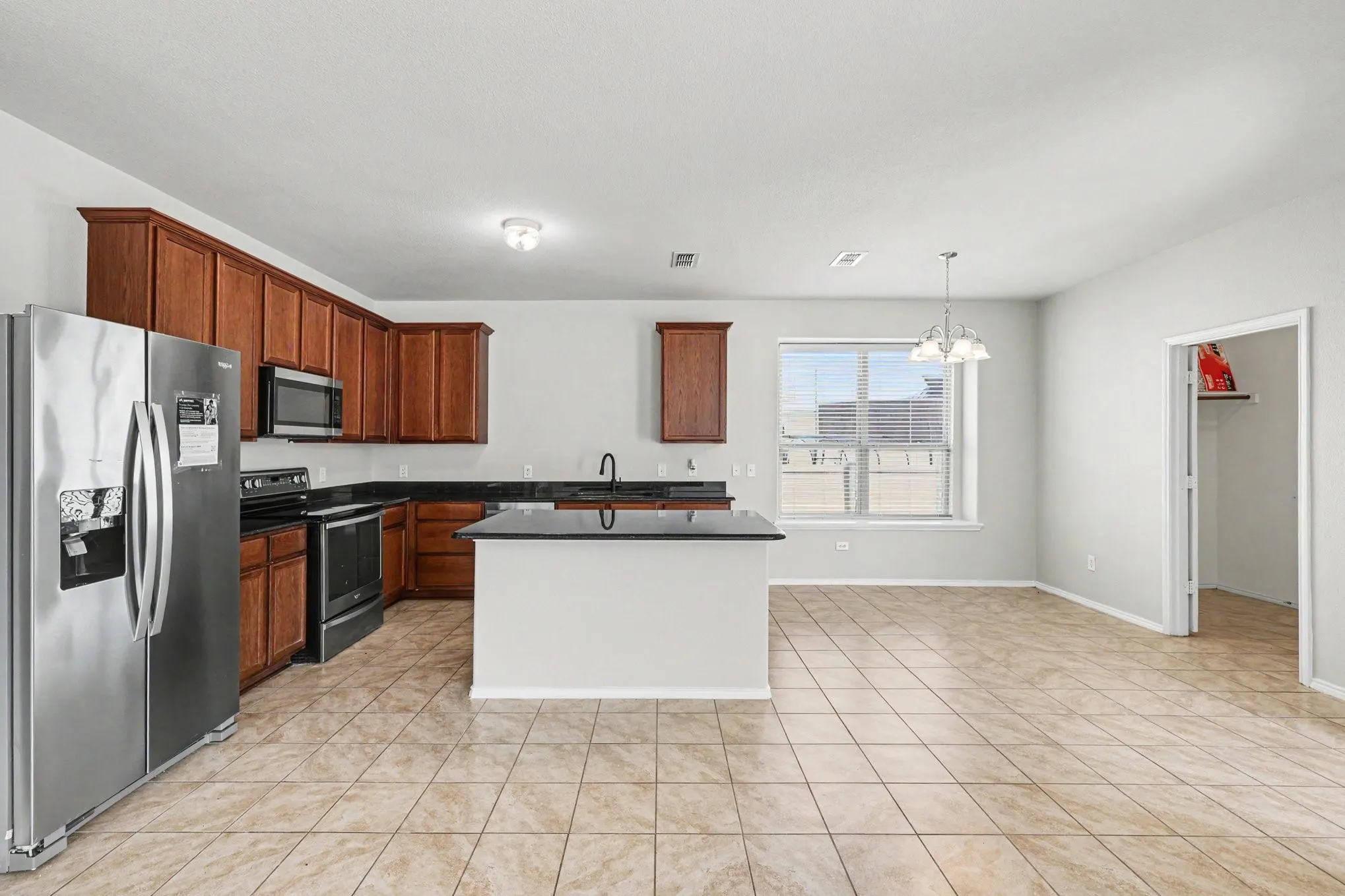 Single Family Residence For Sale in Denton County , 701 Whitemarsh Drive, Aubrey, Texas 76227, 5 Bedroom, 3 Bathroom, 1 Garage spaces, 2,419 Sqft, built in 2014, mls#21268830, Real Estate Agent in Aubrey, Homes For Sale in Denton county, Homes For Sale in Aubrey, Realtor in Aubrey Texas, Real Estate Brokerage Independent Realty Texas, Luminita Cordes Realtor