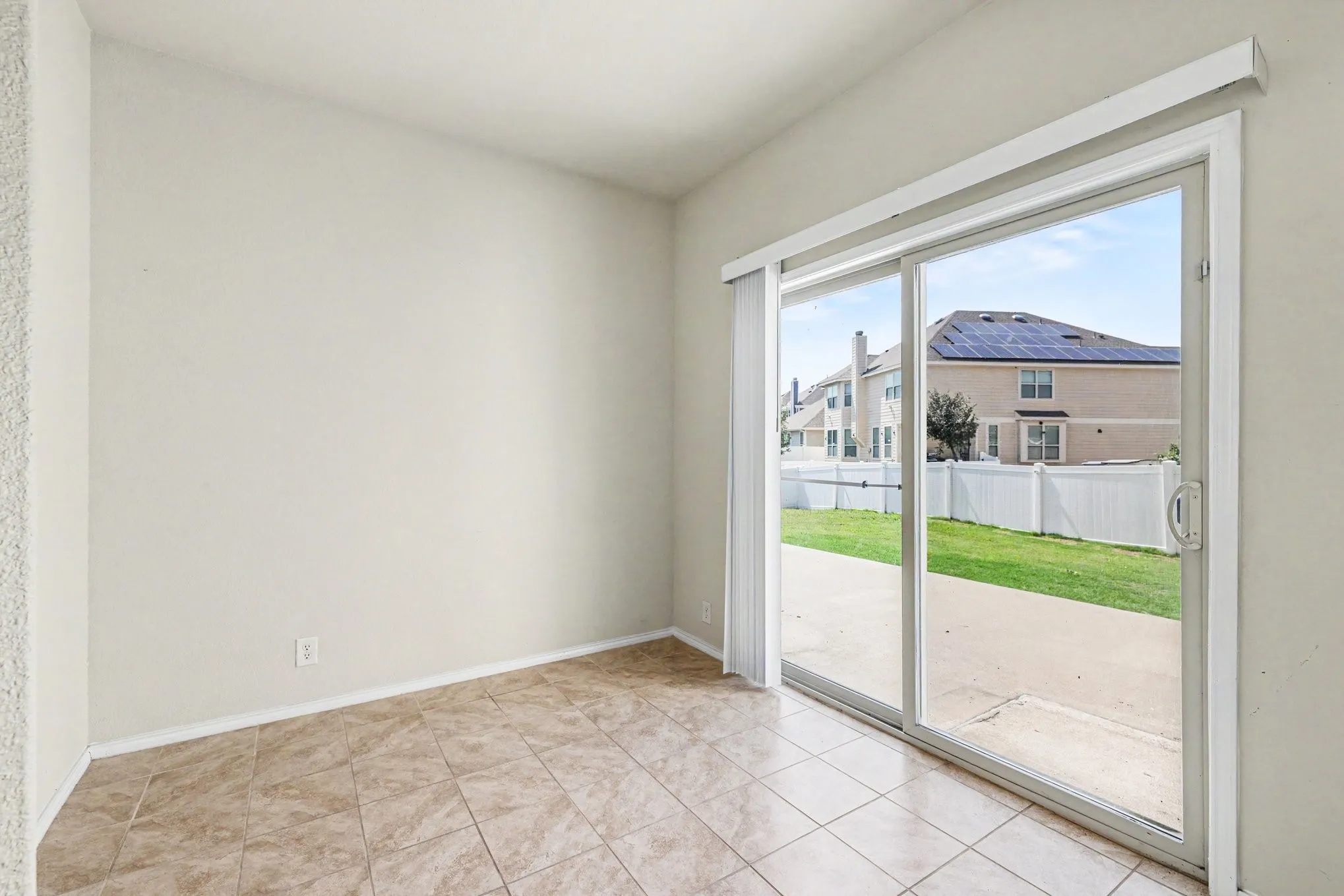 Single Family Residence For Sale in Denton County , 701 Whitemarsh Drive, Aubrey, Texas 76227, 5 Bedroom, 3 Bathroom, 1 Garage spaces, 2,419 Sqft, built in 2014, mls#21268830, Real Estate Agent in Aubrey, Homes For Sale in Denton county, Homes For Sale in Aubrey, Realtor in Aubrey Texas, Real Estate Brokerage Independent Realty Texas, Luminita Cordes Realtor