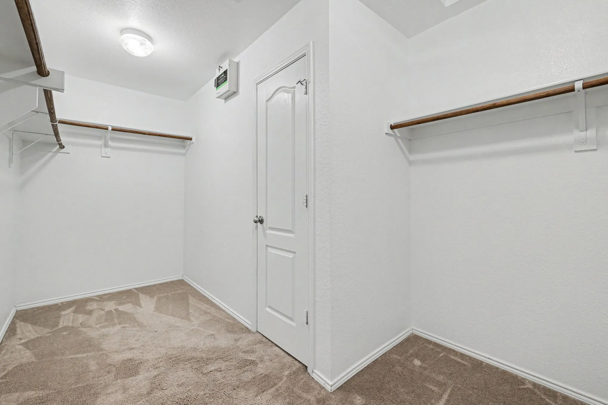 Single Family Residence For Sale in Denton County , 701 Whitemarsh Drive, Aubrey, Texas 76227, 5 Bedroom, 3 Bathroom, 1 Garage spaces, 2,419 Sqft, built in 2014, mls#21268830, Real Estate Agent in Aubrey, Homes For Sale in Denton county, Homes For Sale in Aubrey, Realtor in Aubrey Texas, Real Estate Brokerage Independent Realty Texas, Luminita Cordes Realtor