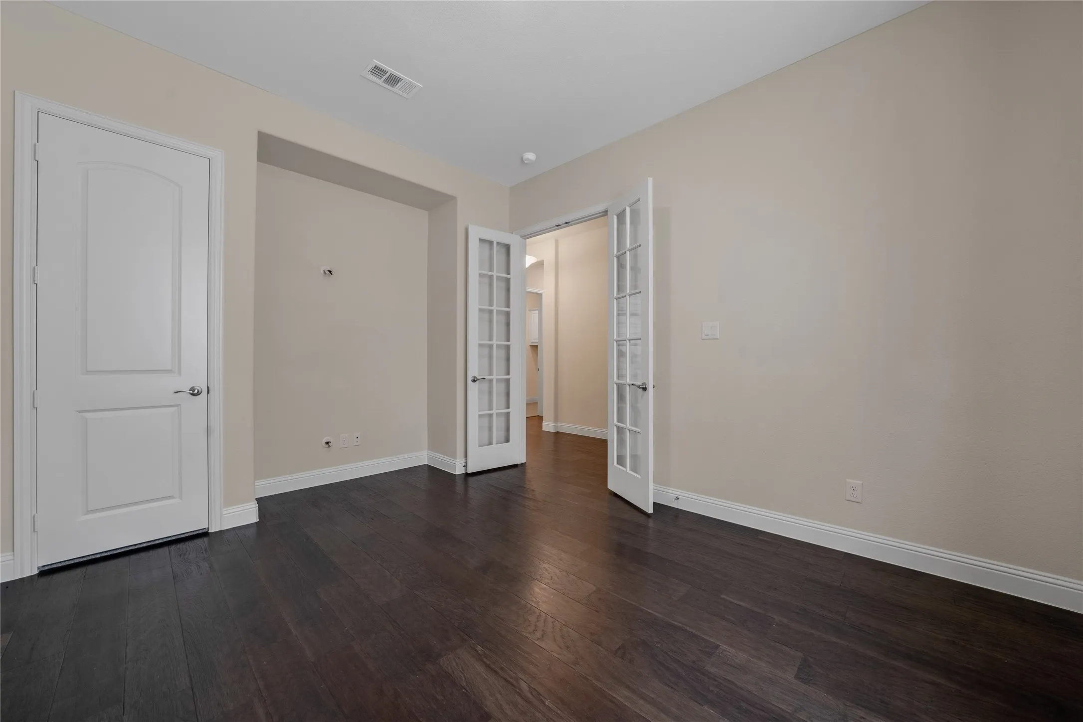Single Family Residence For Sale in Collin County , 2712 Cross Oak Place, Mc Kinney, Texas 75071, 5 Bedrooms, 4 Bathrooms, 3 Garage spaces, 2,846 Sqft, built in 2018, Price $650,000, mls#21271834, Real Estate Agent in Mc Kinney, Homes For Sale in Collin county, Homes For Sale in Mc Kinney, Realtor in Mc Kinney Texas, Real Estate Brokerage Independent Realty Texas, Luminita Cordes Realtor