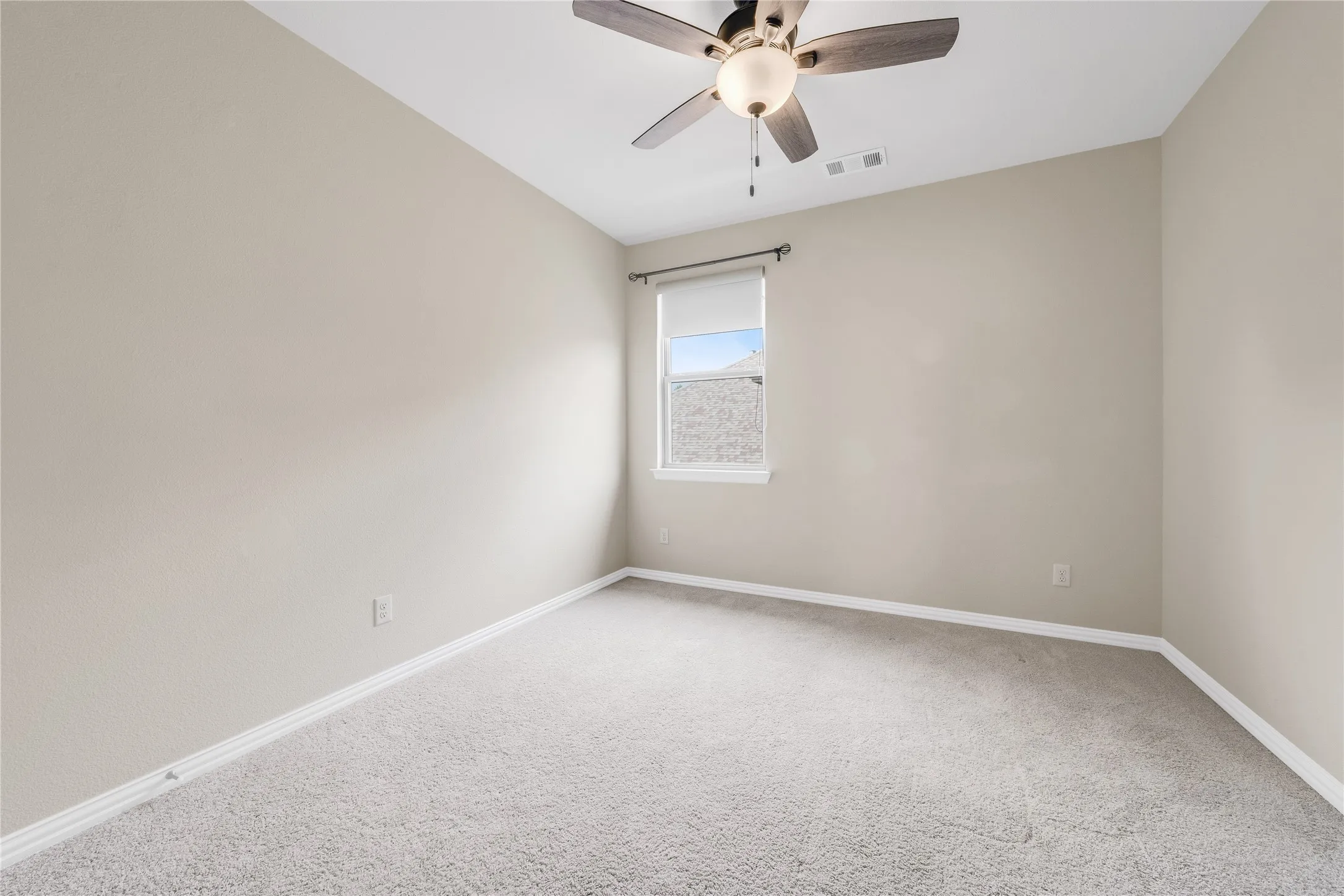 Single Family Residence For Sale in Collin County , 2712 Cross Oak Place, Mc Kinney, Texas 75071, 5 Bedrooms, 4 Bathrooms, 3 Garage spaces, 2,846 Sqft, built in 2018, Price $650,000, mls#21271834, Real Estate Agent in Mc Kinney, Homes For Sale in Collin county, Homes For Sale in Mc Kinney, Realtor in Mc Kinney Texas, Real Estate Brokerage Independent Realty Texas, Luminita Cordes Realtor