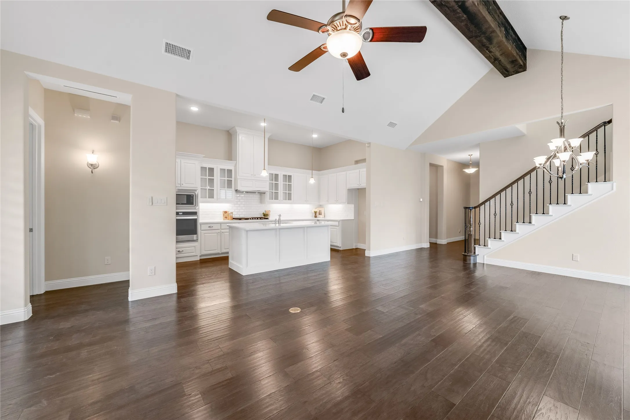 Single Family Residence For Sale in Collin County , 2712 Cross Oak Place, Mc Kinney, Texas 75071, 5 Bedrooms, 4 Bathrooms, 3 Garage spaces, 2,846 Sqft, built in 2018, Price $650,000, mls#21271834, Real Estate Agent in Mc Kinney, Homes For Sale in Collin county, Homes For Sale in Mc Kinney, Realtor in Mc Kinney Texas, Real Estate Brokerage Independent Realty Texas, Luminita Cordes Realtor