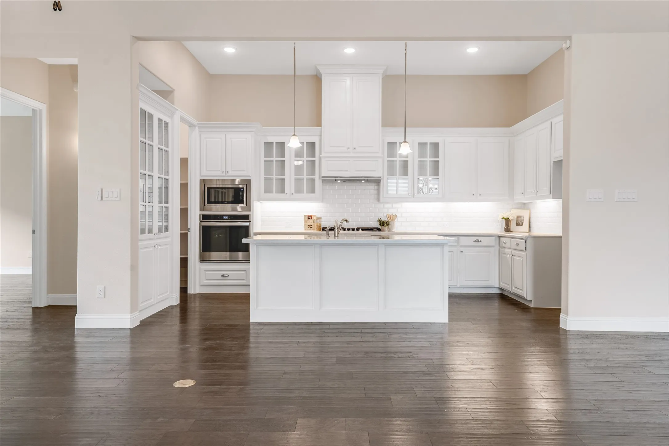 Single Family Residence For Sale in Collin County , 2712 Cross Oak Place, Mc Kinney, Texas 75071, 5 Bedrooms, 4 Bathrooms, 3 Garage spaces, 2,846 Sqft, built in 2018, Price $650,000, mls#21271834, Real Estate Agent in Mc Kinney, Homes For Sale in Collin county, Homes For Sale in Mc Kinney, Realtor in Mc Kinney Texas, Real Estate Brokerage Independent Realty Texas, Luminita Cordes Realtor