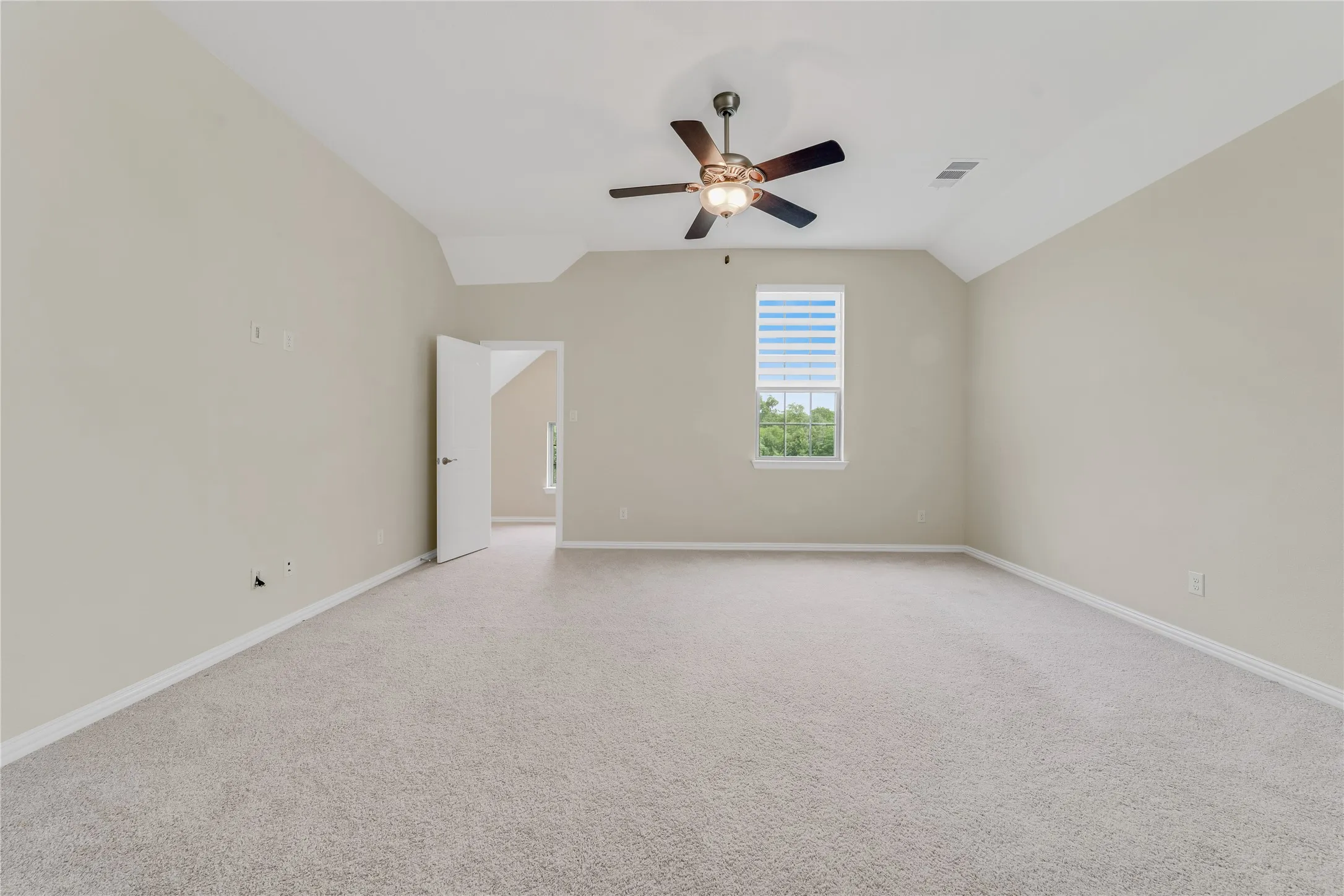 Single Family Residence For Sale in Collin County , 2712 Cross Oak Place, Mc Kinney, Texas 75071, 5 Bedrooms, 4 Bathrooms, 3 Garage spaces, 2,846 Sqft, built in 2018, Price $650,000, mls#21271834, Real Estate Agent in Mc Kinney, Homes For Sale in Collin county, Homes For Sale in Mc Kinney, Realtor in Mc Kinney Texas, Real Estate Brokerage Independent Realty Texas, Luminita Cordes Realtor