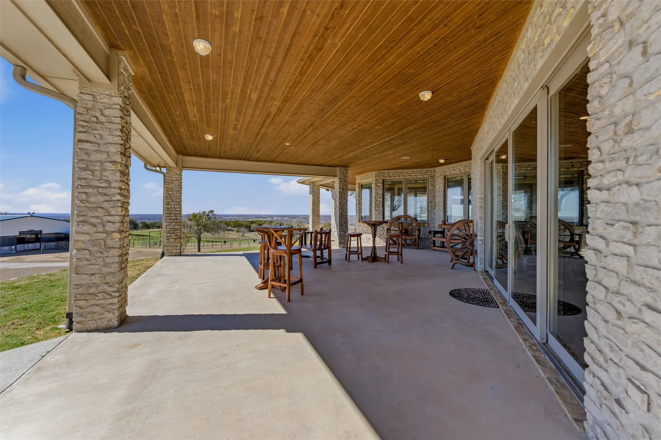 Apartment For Sale in Parker County , 128 Countdown Trail, Weatherford, Texas 76087, 3 Bedroom, 6 Bathroom, 3 Garage spaces, 10,438 Sqft, built in 2006, mls#21191859, Real Estate Agent in Weatherford, Homes For Sale in Parker county, Homes For Sale in Weatherford, Realtor in Weatherford Texas, Real Estate Brokerage Independent Realty Texas, Luminita Cordes Realtor