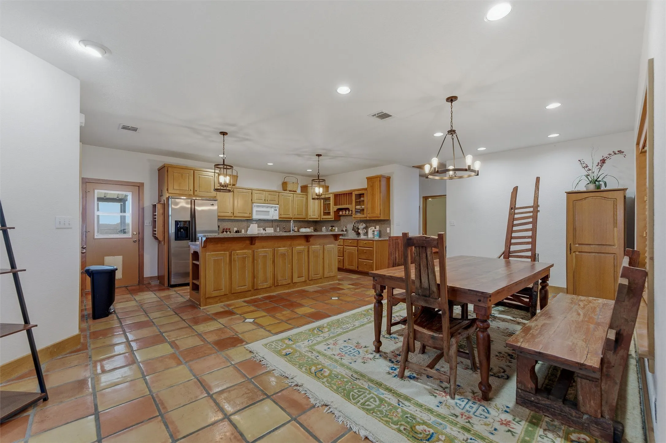 Apartment For Sale in Parker County , 128 Countdown Trail, Weatherford, Texas 76087, 3 Bedroom, 6 Bathroom, 3 Garage spaces, 10,438 Sqft, built in 2006, mls#21191859, Real Estate Agent in Weatherford, Homes For Sale in Parker county, Homes For Sale in Weatherford, Realtor in Weatherford Texas, Real Estate Brokerage Independent Realty Texas, Luminita Cordes Realtor
