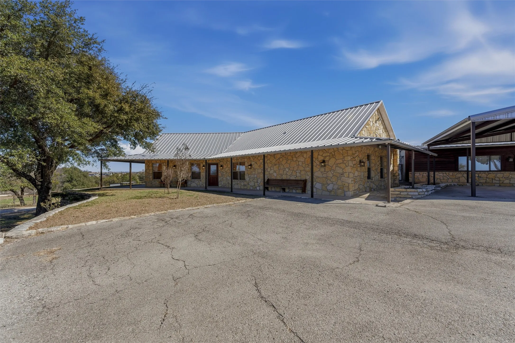 Apartment For Sale in Parker County , 128 Countdown Trail, Weatherford, Texas 76087, 3 Bedroom, 6 Bathroom, 3 Garage spaces, 10,438 Sqft, built in 2006, mls#21191859, Real Estate Agent in Weatherford, Homes For Sale in Parker county, Homes For Sale in Weatherford, Realtor in Weatherford Texas, Real Estate Brokerage Independent Realty Texas, Luminita Cordes Realtor