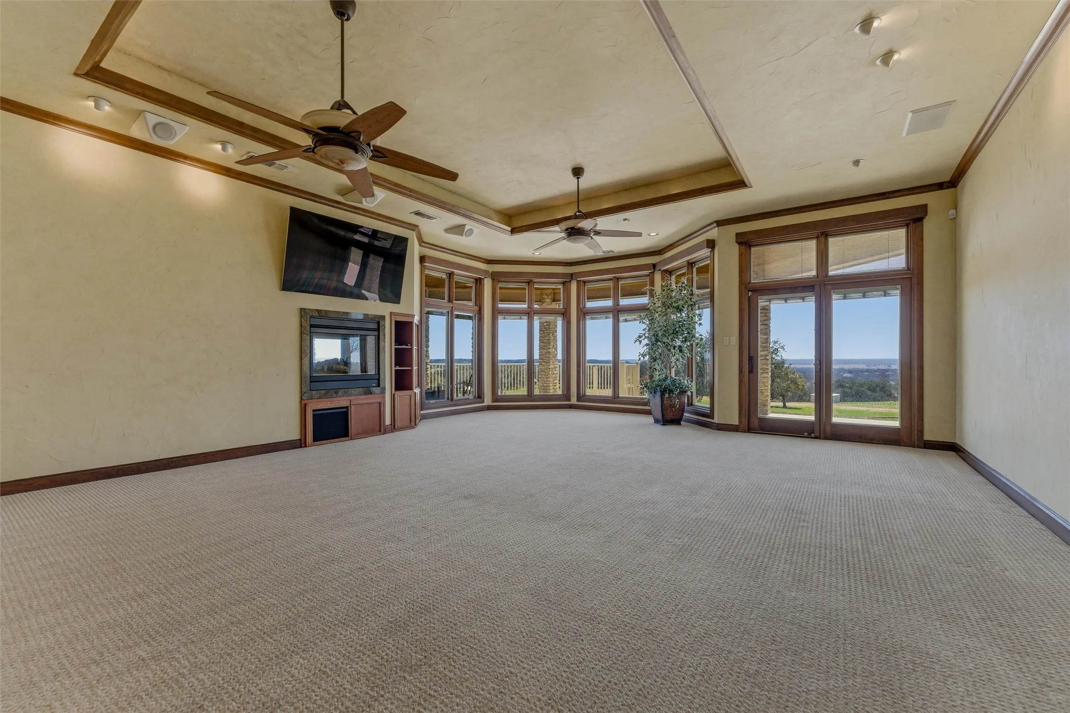 Apartment For Sale in Parker County , 128 Countdown Trail, Weatherford, Texas 76087, 3 Bedroom, 6 Bathroom, 3 Garage spaces, 10,438 Sqft, built in 2006, mls#21191859, Real Estate Agent in Weatherford, Homes For Sale in Parker county, Homes For Sale in Weatherford, Realtor in Weatherford Texas, Real Estate Brokerage Independent Realty Texas, Luminita Cordes Realtor