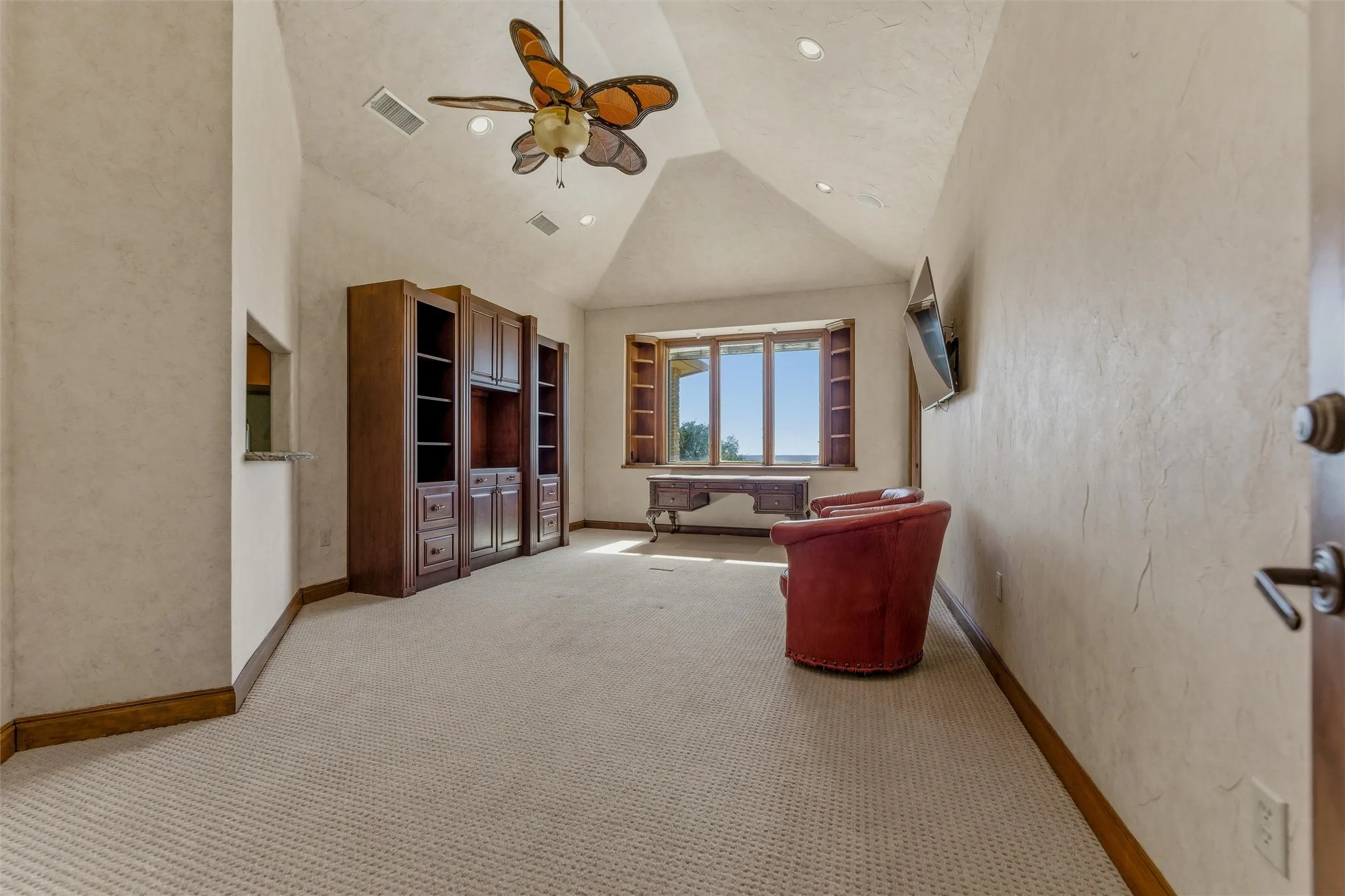 Apartment For Sale in Parker County , 128 Countdown Trail, Weatherford, Texas 76087, 3 Bedroom, 6 Bathroom, 3 Garage spaces, 10,438 Sqft, built in 2006, mls#21191859, Real Estate Agent in Weatherford, Homes For Sale in Parker county, Homes For Sale in Weatherford, Realtor in Weatherford Texas, Real Estate Brokerage Independent Realty Texas, Luminita Cordes Realtor