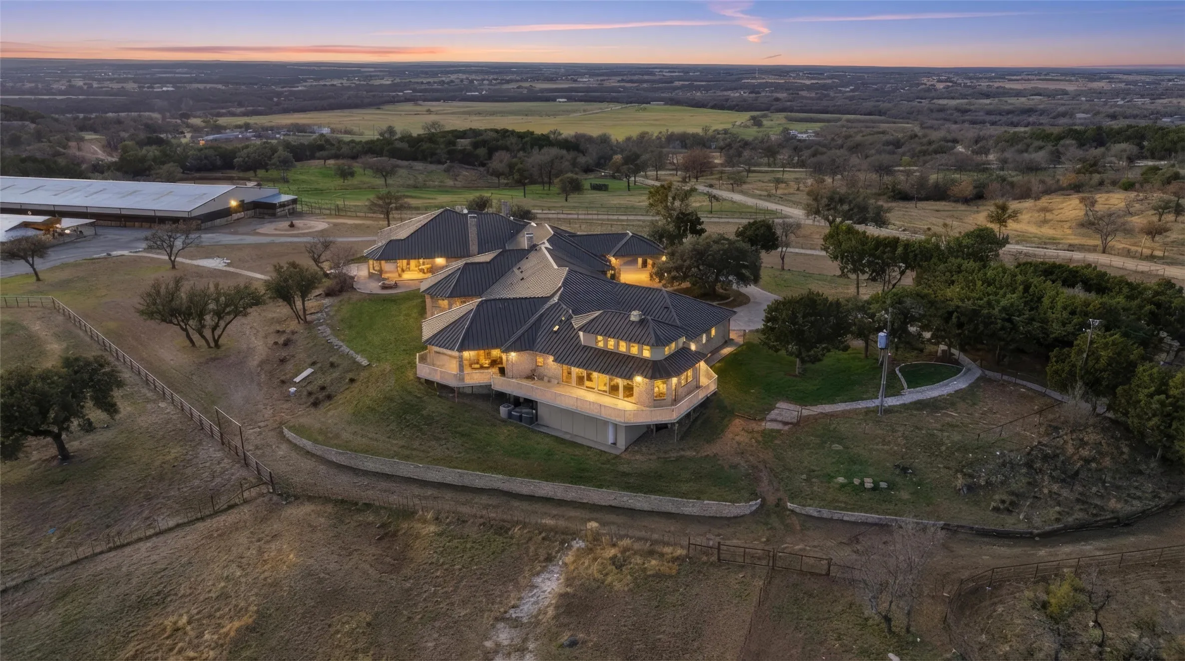 Apartment For Sale in Parker County , 128 Countdown Trail, Weatherford, Texas 76087, 3 Bedroom, 6 Bathroom, 3 Garage spaces, 10,438 Sqft, built in 2006, mls#21191859, Real Estate Agent in Weatherford, Homes For Sale in Parker county, Homes For Sale in Weatherford, Realtor in Weatherford Texas, Real Estate Brokerage Independent Realty Texas, Luminita Cordes Realtor