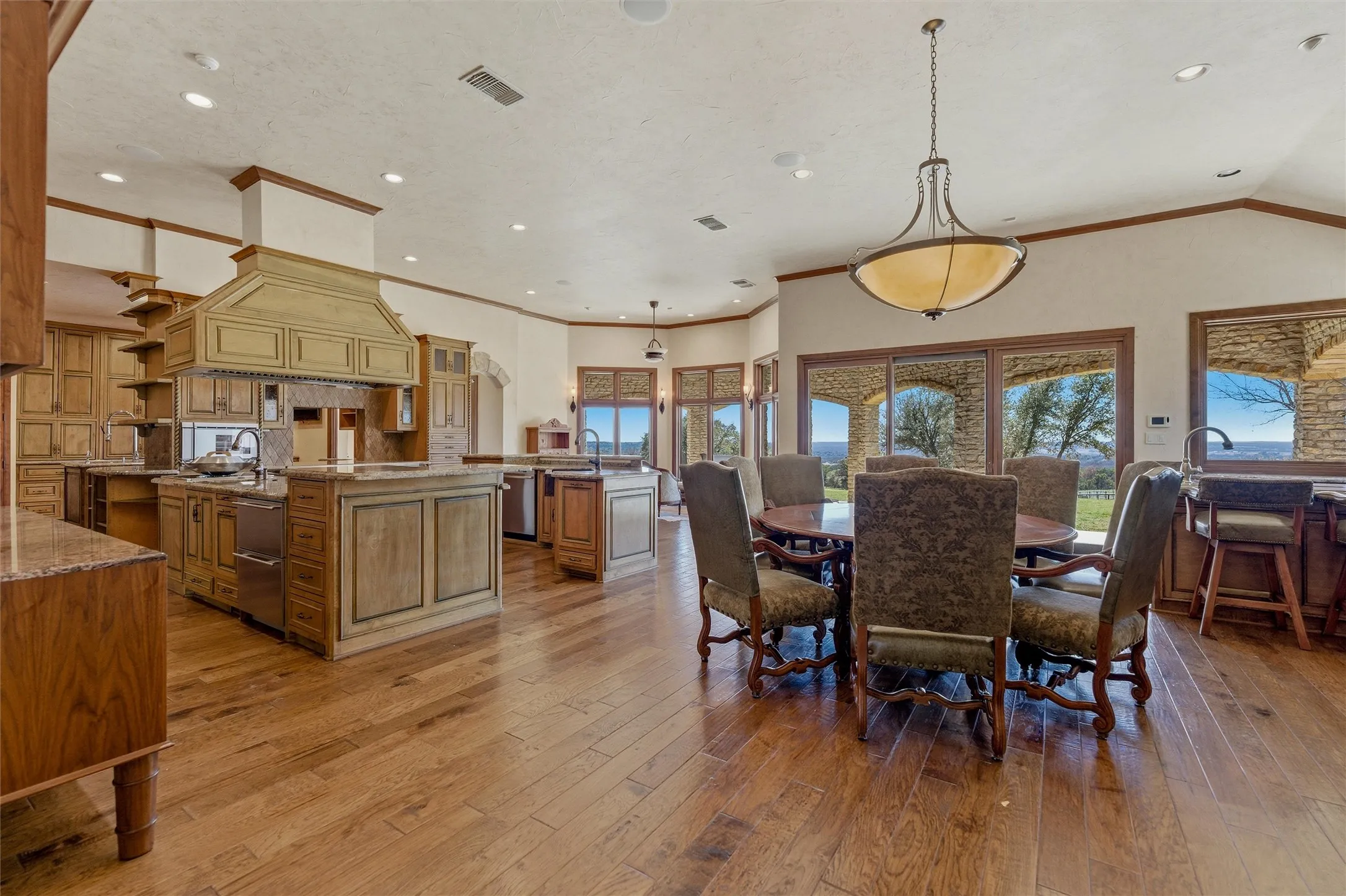 Apartment For Sale in Parker County , 128 Countdown Trail, Weatherford, Texas 76087, 3 Bedroom, 6 Bathroom, 3 Garage spaces, 10,438 Sqft, built in 2006, mls#21191859, Real Estate Agent in Weatherford, Homes For Sale in Parker county, Homes For Sale in Weatherford, Realtor in Weatherford Texas, Real Estate Brokerage Independent Realty Texas, Luminita Cordes Realtor