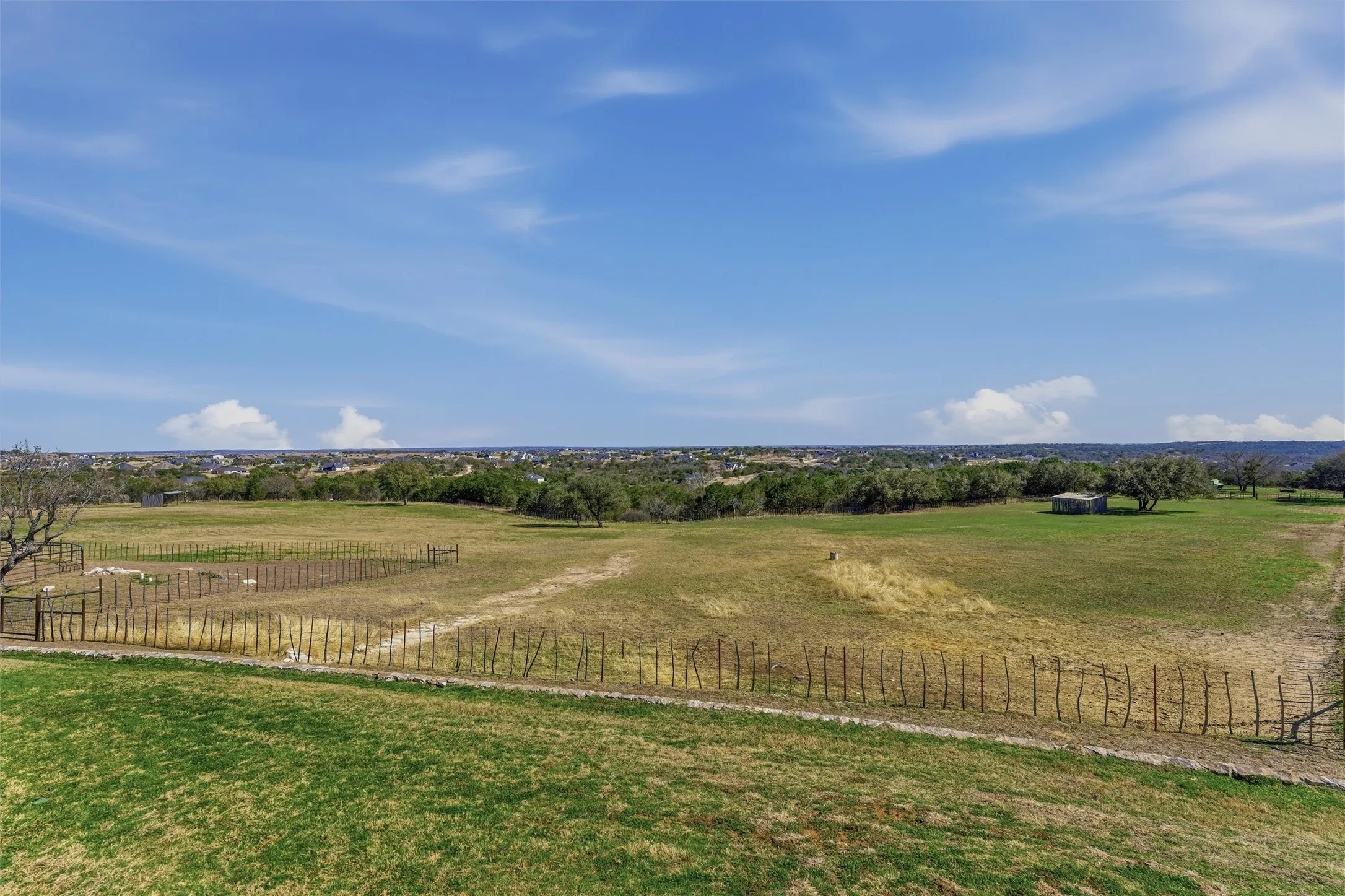 Apartment For Sale in Parker County , 128 Countdown Trail, Weatherford, Texas 76087, 3 Bedroom, 6 Bathroom, 3 Garage spaces, 10,438 Sqft, built in 2006, mls#21191859, Real Estate Agent in Weatherford, Homes For Sale in Parker county, Homes For Sale in Weatherford, Realtor in Weatherford Texas, Real Estate Brokerage Independent Realty Texas, Luminita Cordes Realtor
