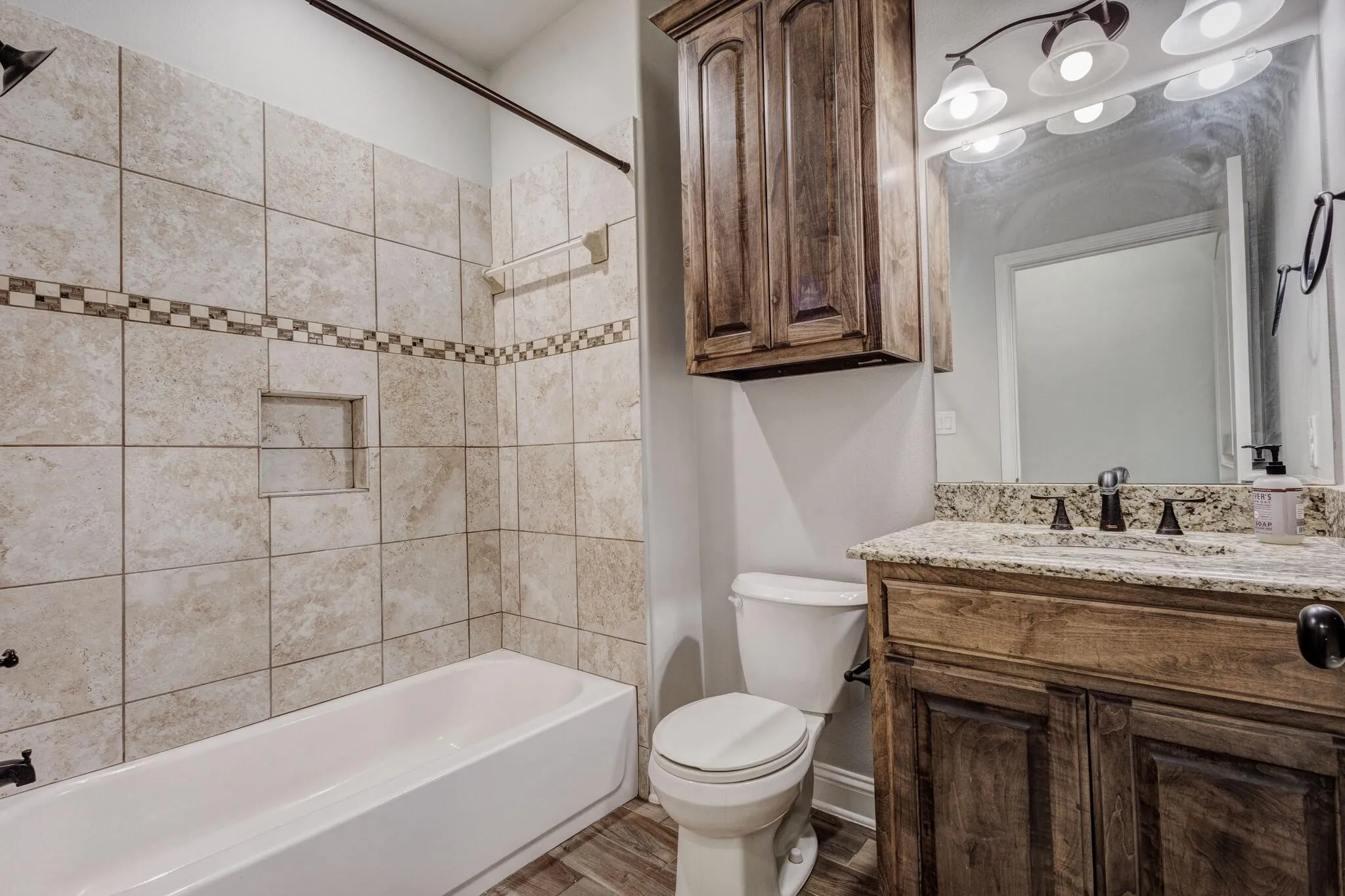 Single Family Residence For Rent in Dallas County , 924 Via Barcelona, Mesquite, Texas 75150, 4 Bedroom, 4 Bathroom, 3 Garage spaces, 2,648 Sqft, built in 2016, mls#21272451, Real Estate Agent in Mesquite, Homes For Rent in Dallas county, Homes For Rent in Mesquite, Realtor in Mesquite Texas, Real Estate Brokerage Independent Realty Texas, Luminita Cordes Realtor