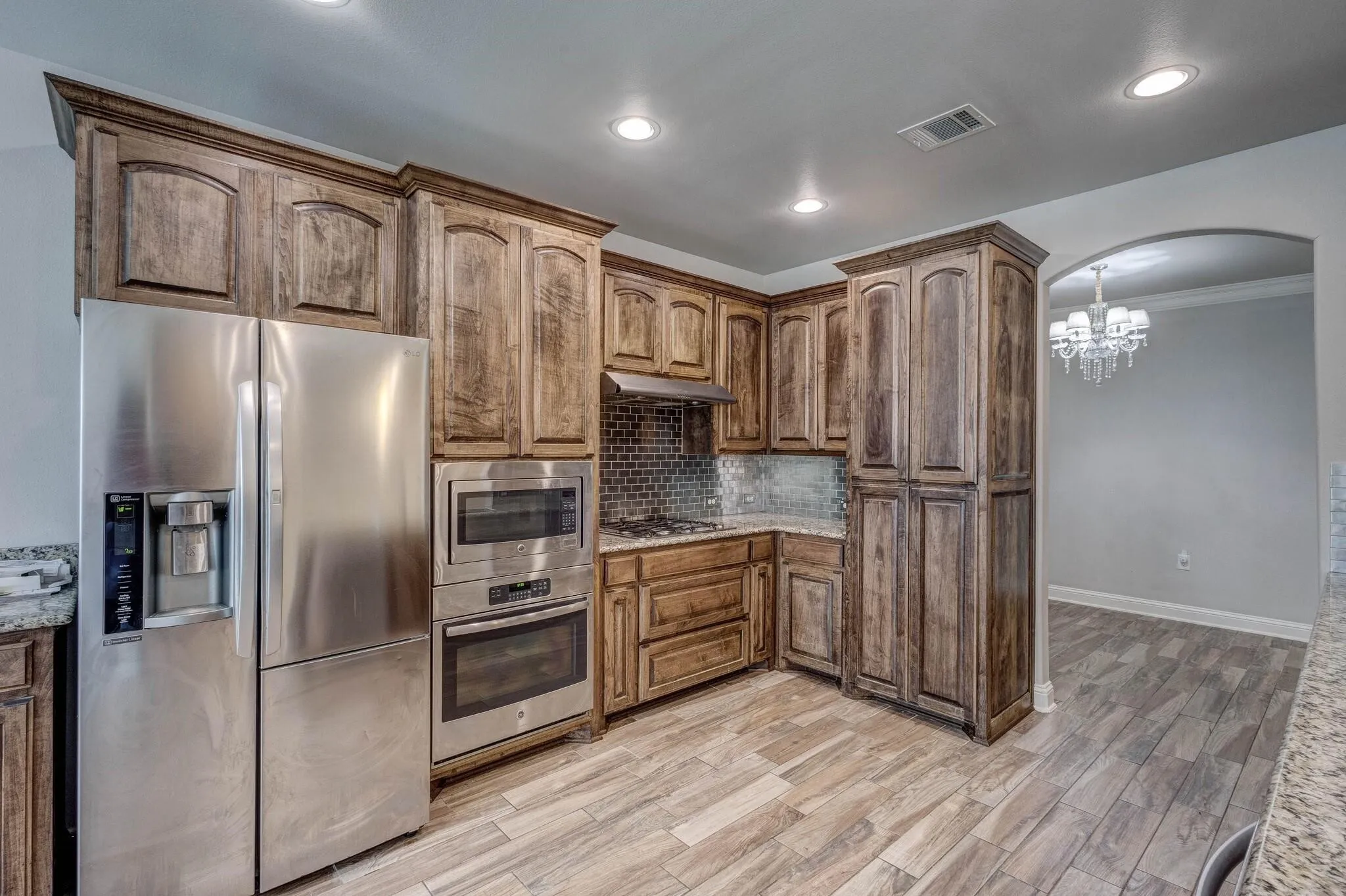 Single Family Residence For Rent in Dallas County , 924 Via Barcelona, Mesquite, Texas 75150, 4 Bedroom, 4 Bathroom, 3 Garage spaces, 2,648 Sqft, built in 2016, mls#21272451, Real Estate Agent in Mesquite, Homes For Rent in Dallas county, Homes For Rent in Mesquite, Realtor in Mesquite Texas, Real Estate Brokerage Independent Realty Texas, Luminita Cordes Realtor