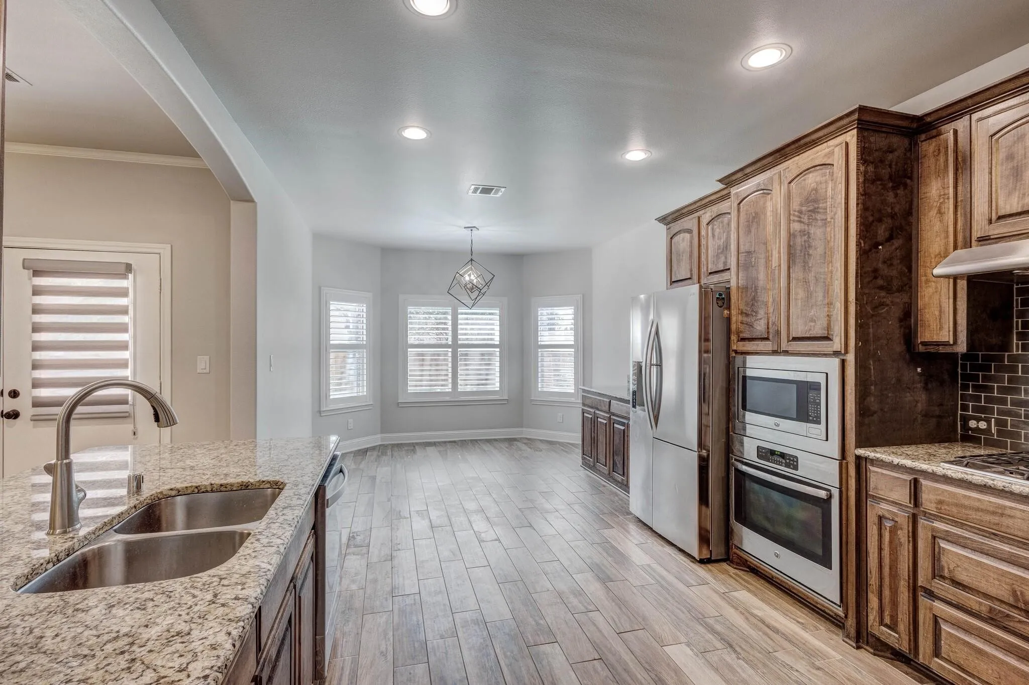 Single Family Residence For Rent in Dallas County , 924 Via Barcelona, Mesquite, Texas 75150, 4 Bedroom, 4 Bathroom, 3 Garage spaces, 2,648 Sqft, built in 2016, mls#21272451, Real Estate Agent in Mesquite, Homes For Rent in Dallas county, Homes For Rent in Mesquite, Realtor in Mesquite Texas, Real Estate Brokerage Independent Realty Texas, Luminita Cordes Realtor