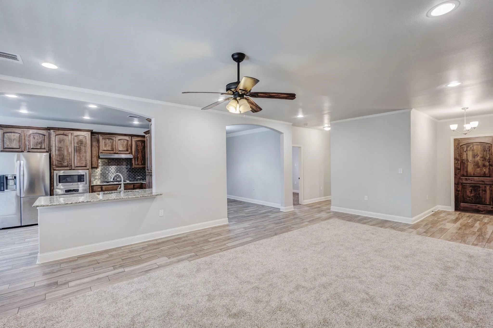 Single Family Residence For Rent in Dallas County , 924 Via Barcelona, Mesquite, Texas 75150, 4 Bedroom, 4 Bathroom, 3 Garage spaces, 2,648 Sqft, built in 2016, mls#21272451, Real Estate Agent in Mesquite, Homes For Rent in Dallas county, Homes For Rent in Mesquite, Realtor in Mesquite Texas, Real Estate Brokerage Independent Realty Texas, Luminita Cordes Realtor