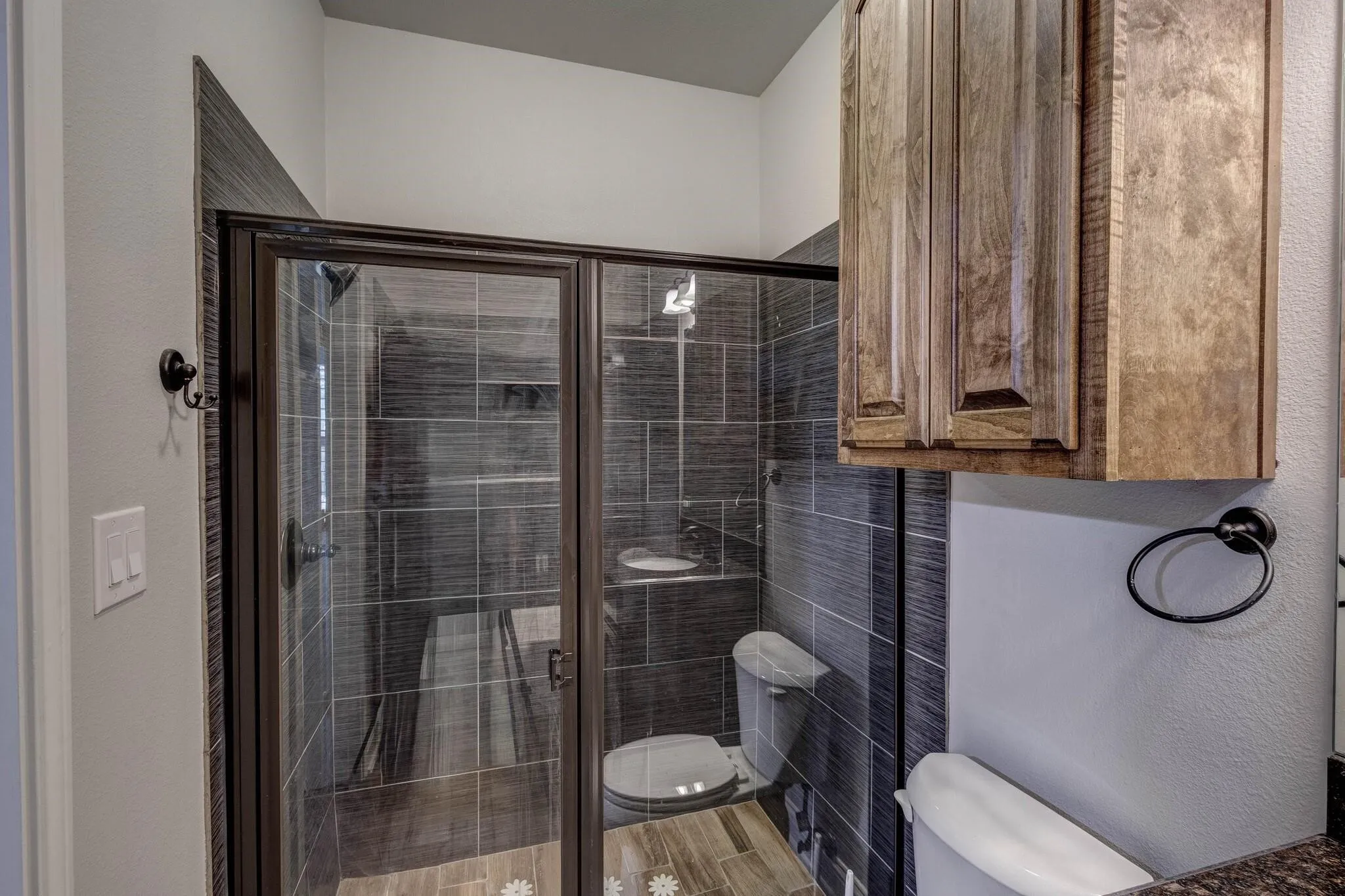 Single Family Residence For Rent in Dallas County , 924 Via Barcelona, Mesquite, Texas 75150, 4 Bedroom, 4 Bathroom, 3 Garage spaces, 2,648 Sqft, built in 2016, mls#21272451, Real Estate Agent in Mesquite, Homes For Rent in Dallas county, Homes For Rent in Mesquite, Realtor in Mesquite Texas, Real Estate Brokerage Independent Realty Texas, Luminita Cordes Realtor