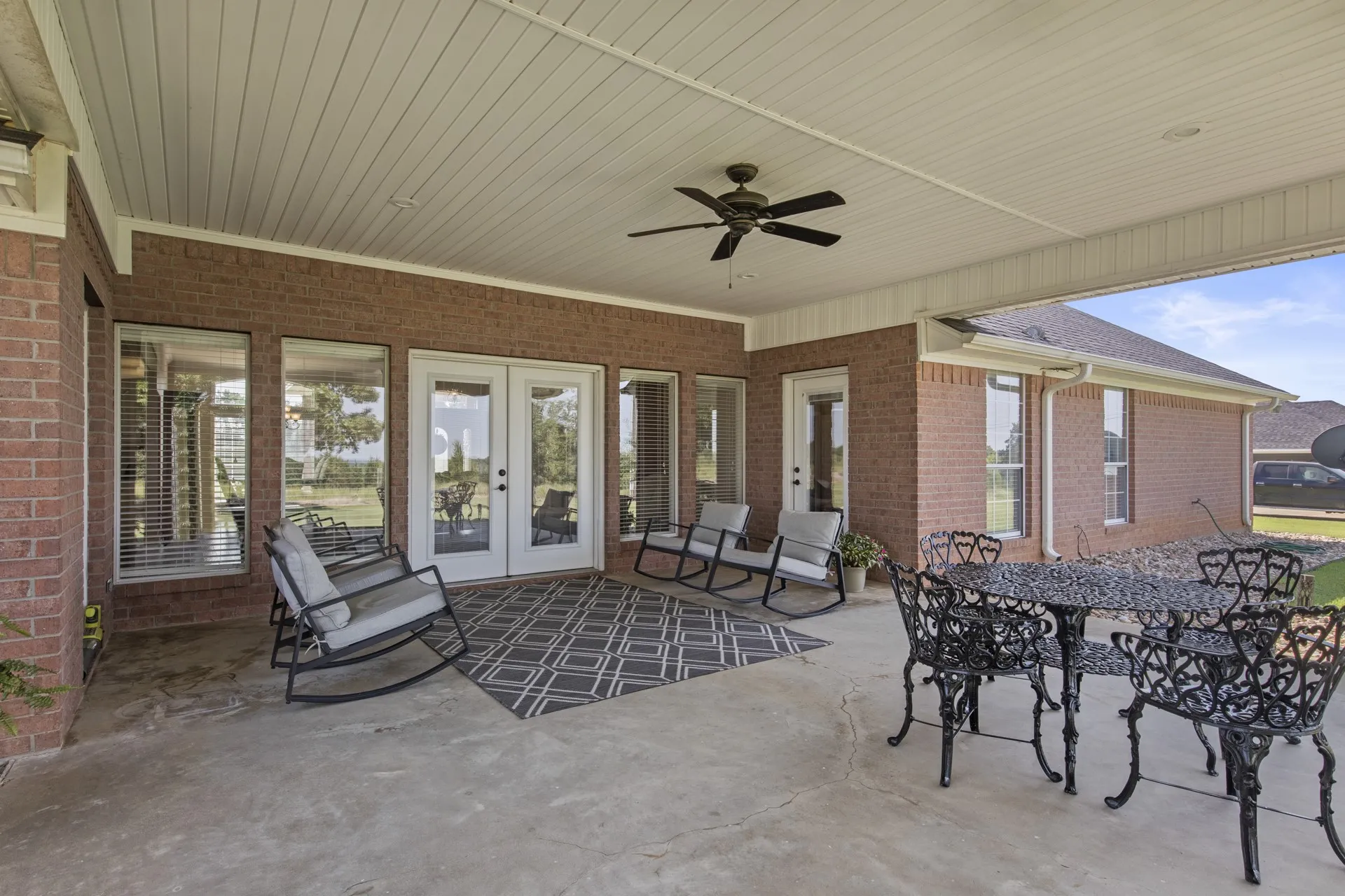Single Family Residence For Sale in Titus County , 3673 County Road 4550, Mt Pleasant, Texas 75455, 3 Bedroom, 3 Bathroom, 2 Garage spaces, 2,751 Sqft, built in 1993, mls#21272355, Real Estate Agent in Mt Pleasant, Homes For Sale in Titus county, Homes For Sale in Mt Pleasant, Realtor in Mt Pleasant Texas, Real Estate Brokerage Independent Realty Texas, Luminita Cordes Realtor