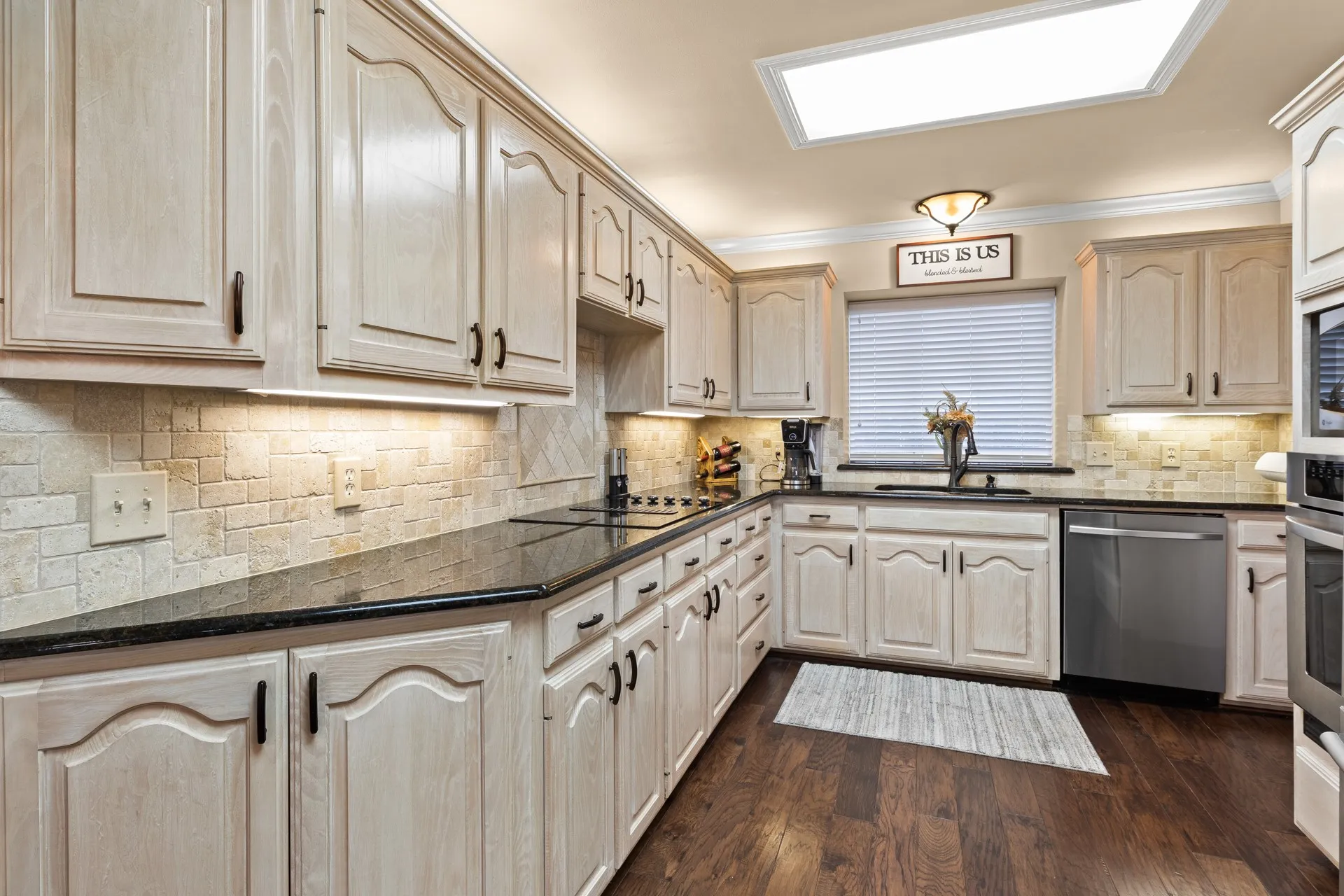 Single Family Residence For Sale in Titus County , 3673 County Road 4550, Mt Pleasant, Texas 75455, 3 Bedroom, 3 Bathroom, 2 Garage spaces, 2,751 Sqft, built in 1993, mls#21272355, Real Estate Agent in Mt Pleasant, Homes For Sale in Titus county, Homes For Sale in Mt Pleasant, Realtor in Mt Pleasant Texas, Real Estate Brokerage Independent Realty Texas, Luminita Cordes Realtor
