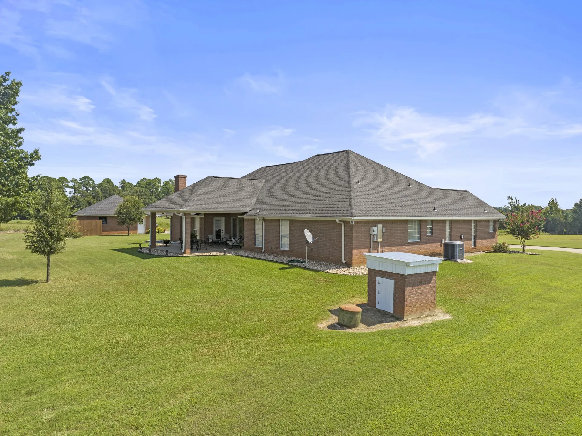 Single Family Residence For Sale in Titus County , 3673 County Road 4550, Mt Pleasant, Texas 75455, 3 Bedroom, 3 Bathroom, 2 Garage spaces, 2,751 Sqft, built in 1993, mls#21272355, Real Estate Agent in Mt Pleasant, Homes For Sale in Titus county, Homes For Sale in Mt Pleasant, Realtor in Mt Pleasant Texas, Real Estate Brokerage Independent Realty Texas, Luminita Cordes Realtor