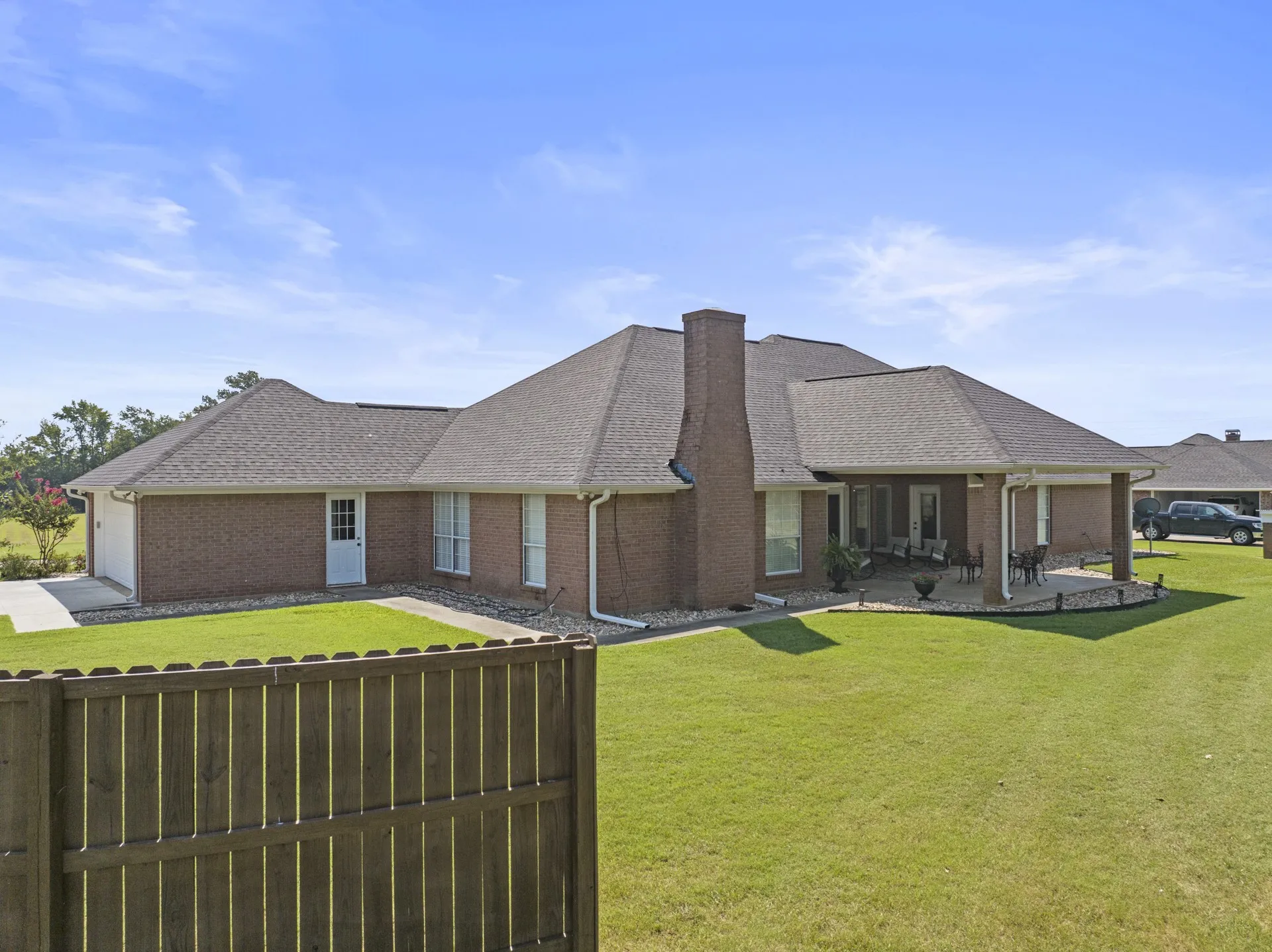 Single Family Residence For Sale in Titus County , 3673 County Road 4550, Mt Pleasant, Texas 75455, 3 Bedroom, 3 Bathroom, 2 Garage spaces, 2,751 Sqft, built in 1993, mls#21272355, Real Estate Agent in Mt Pleasant, Homes For Sale in Titus county, Homes For Sale in Mt Pleasant, Realtor in Mt Pleasant Texas, Real Estate Brokerage Independent Realty Texas, Luminita Cordes Realtor